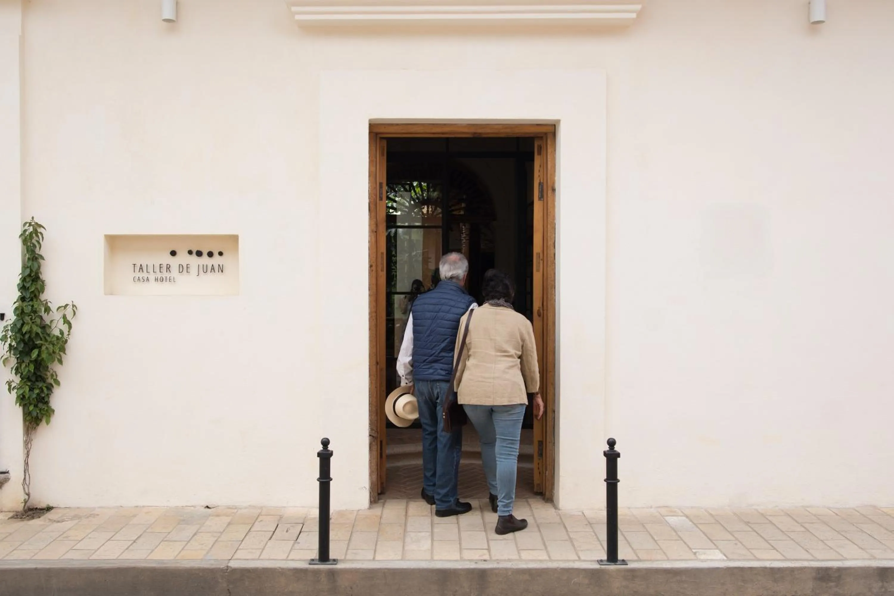 Facade/entrance in Taller de Juan - Casa Hotel