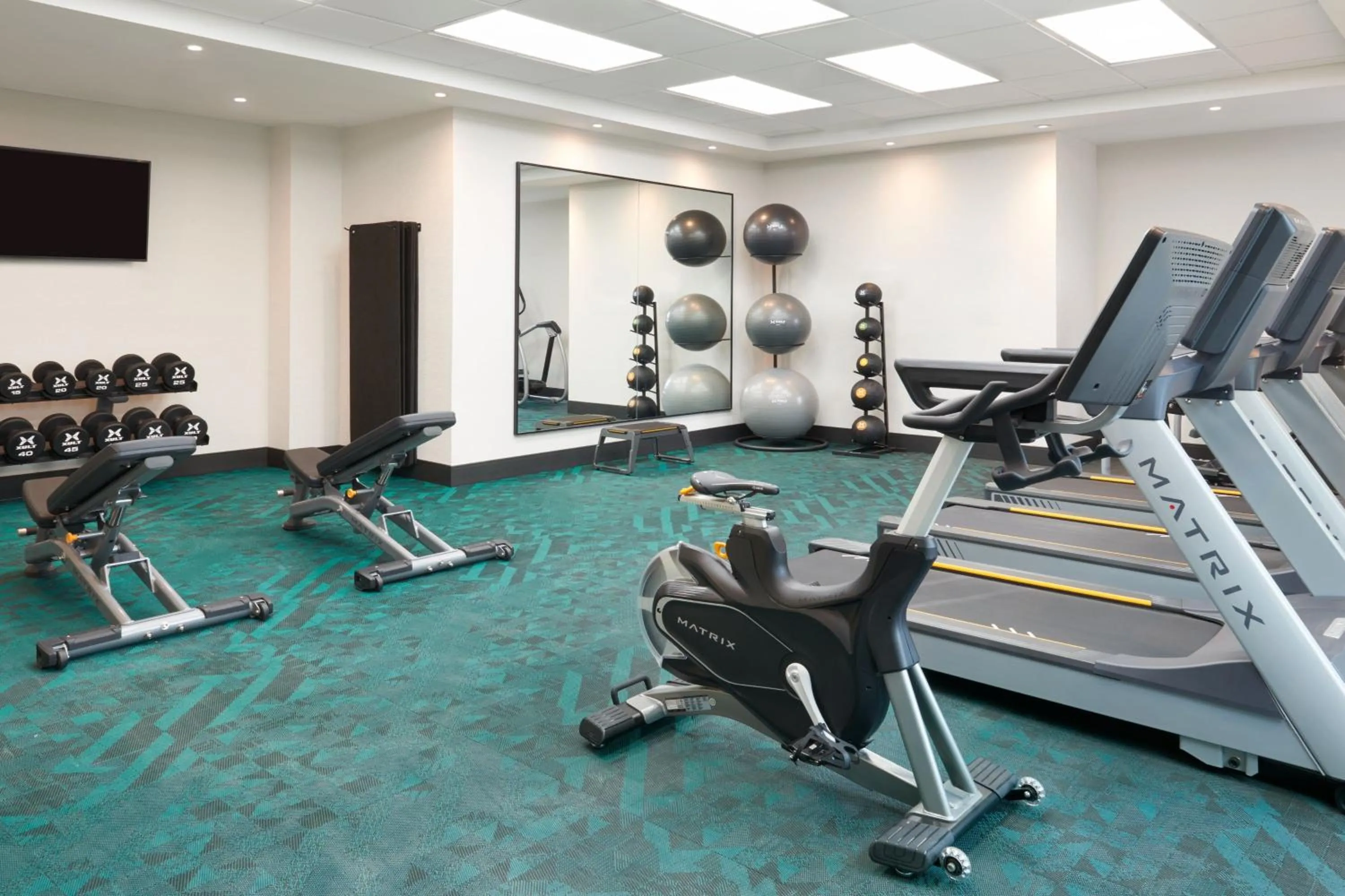 Fitness centre/facilities in TownePlace Suites by Marriott Toronto Oakville