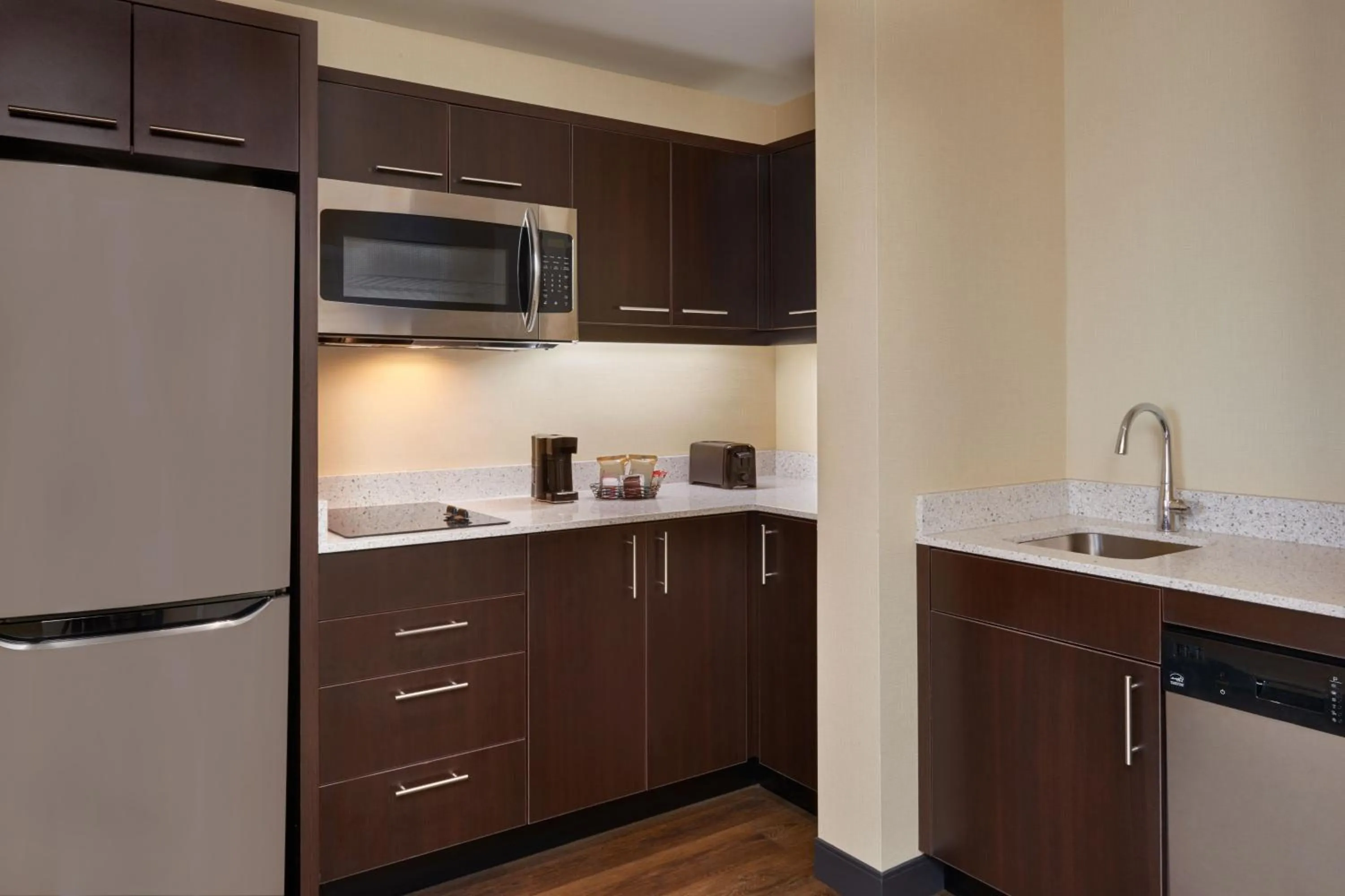 Kitchen or kitchenette in TownePlace Suites by Marriott Toronto Oakville