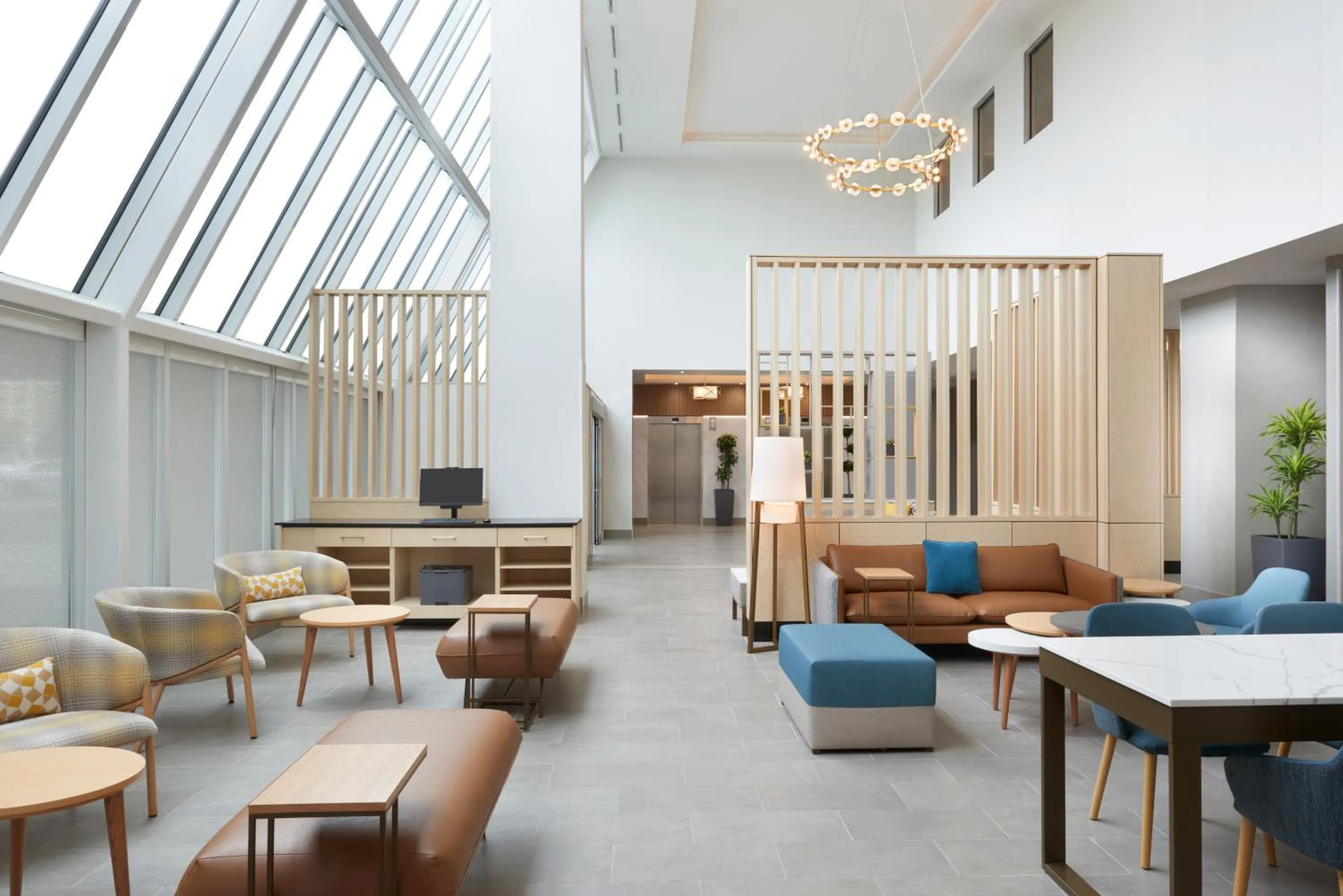 Property building in TownePlace Suites by Marriott Toronto Oakville