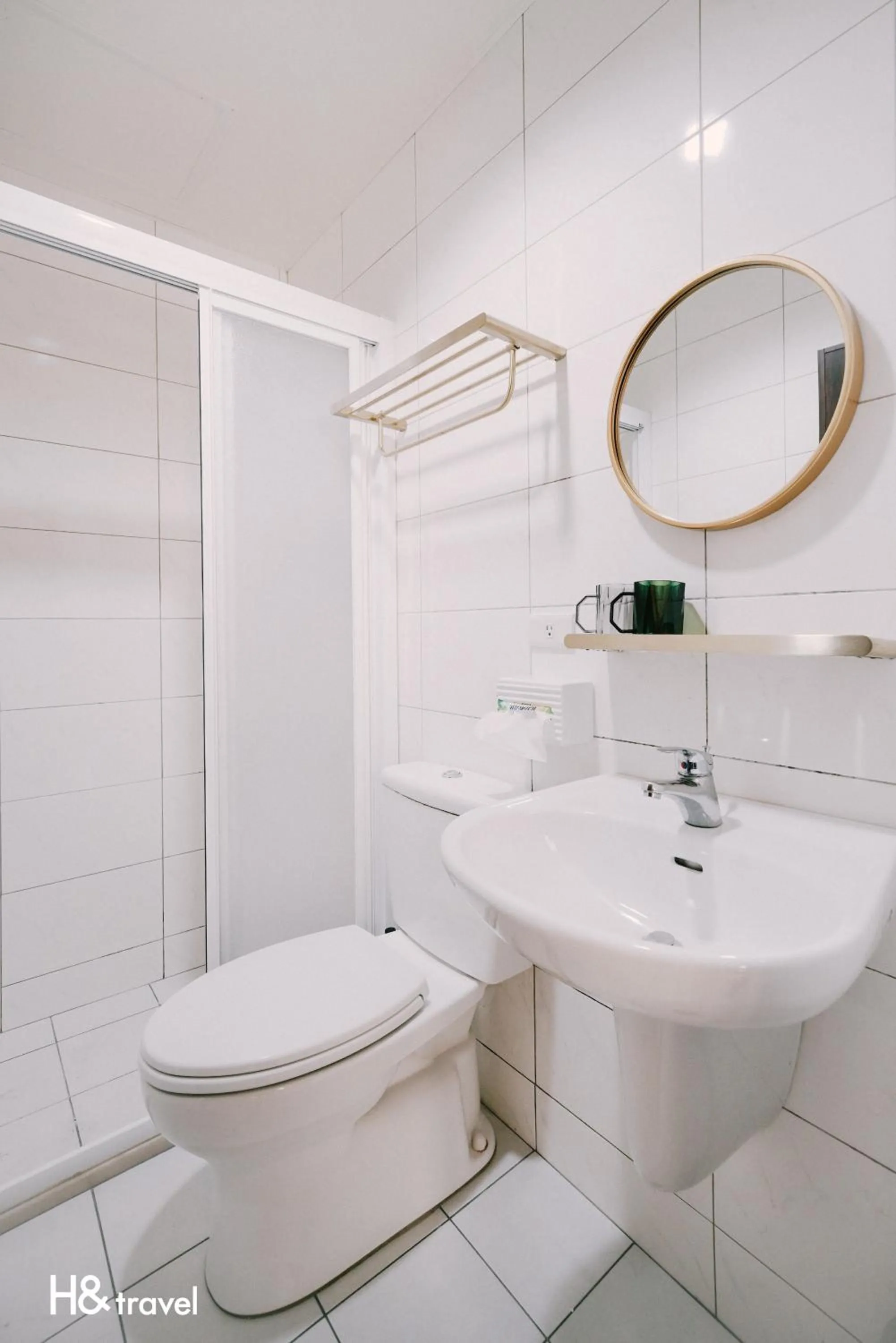 Shower in Tainan Sleepie Inn