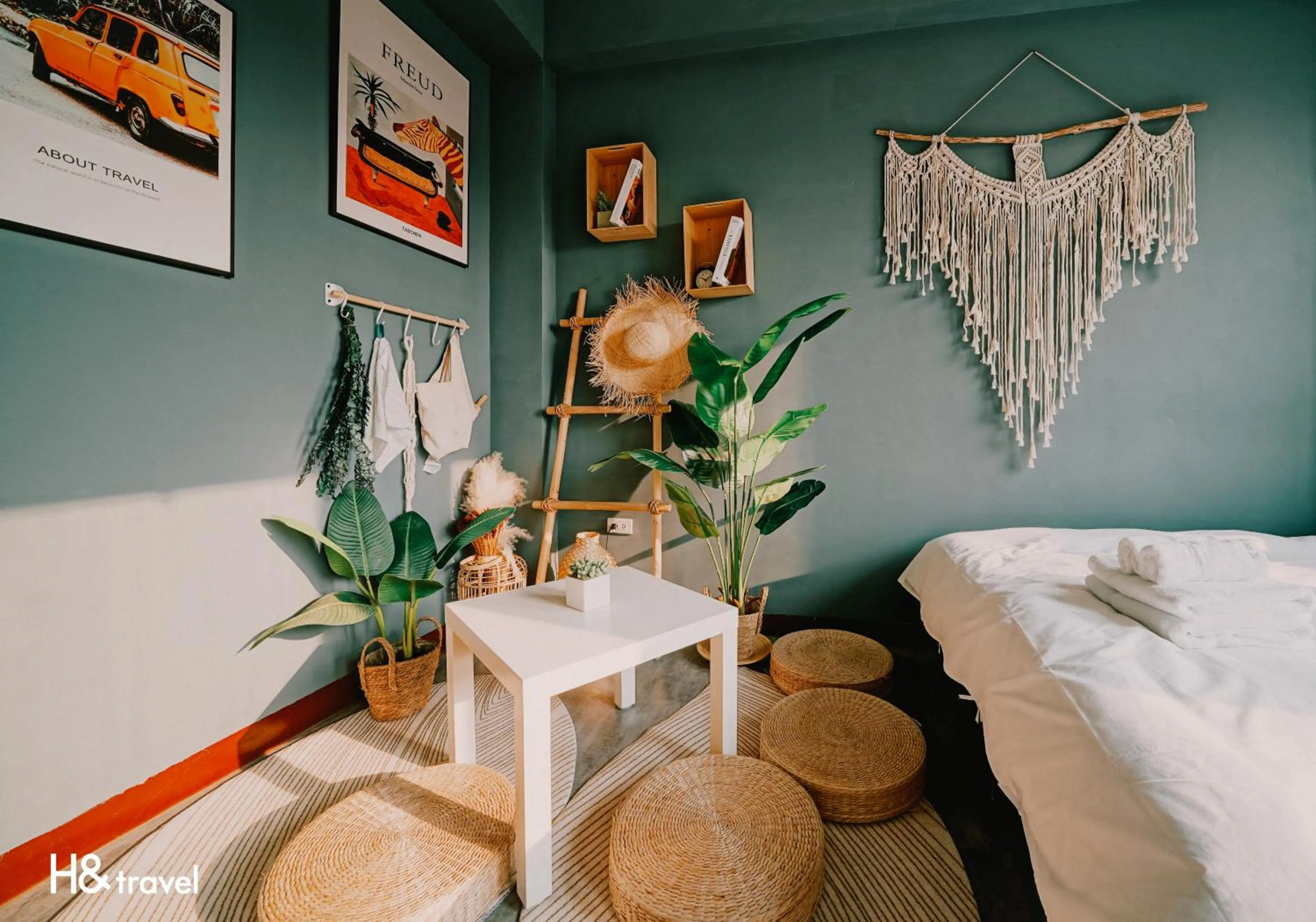 On site, Bed in Tainan Sleepie Inn