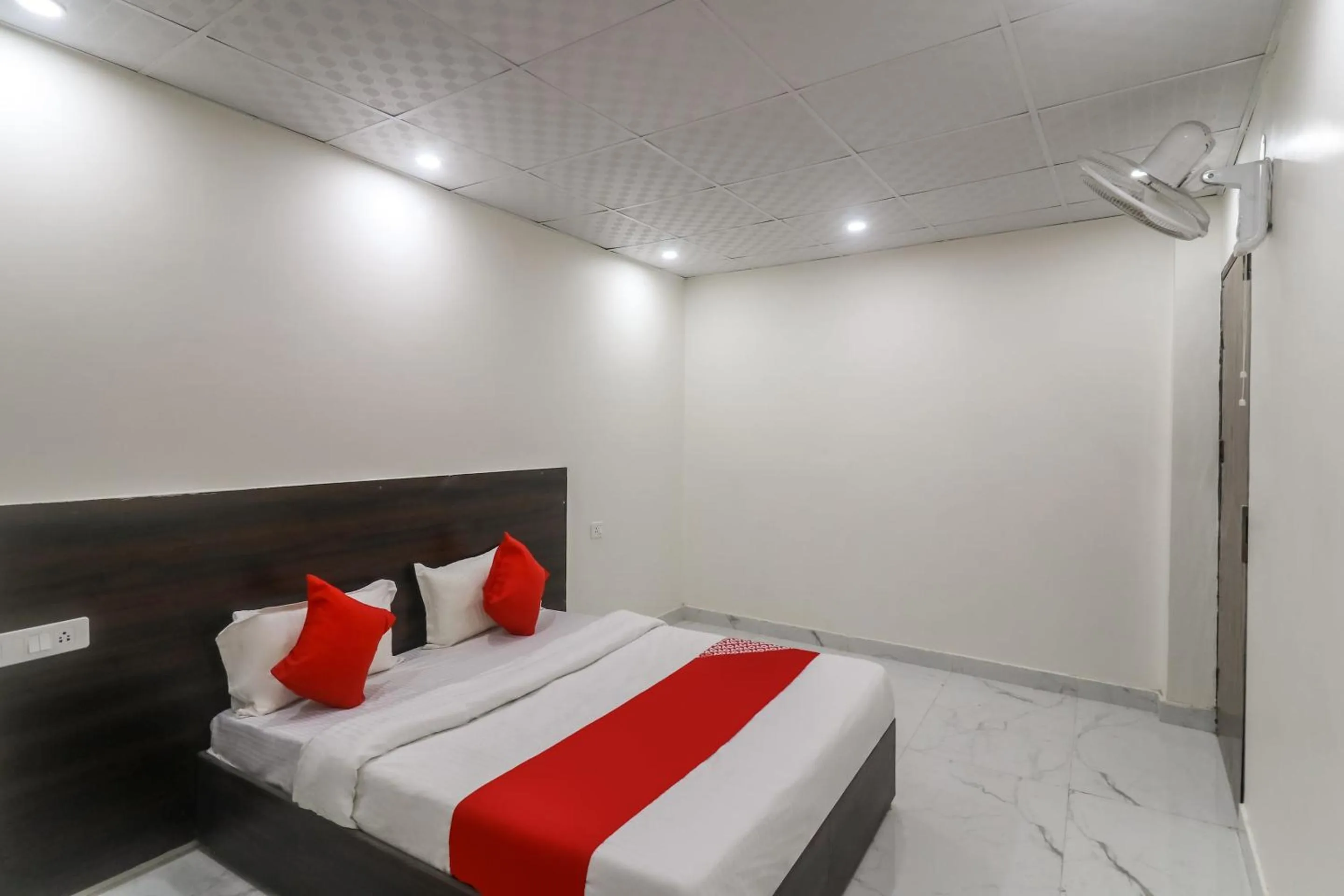 Bedroom, Bed in Hotel O The Galaxyy