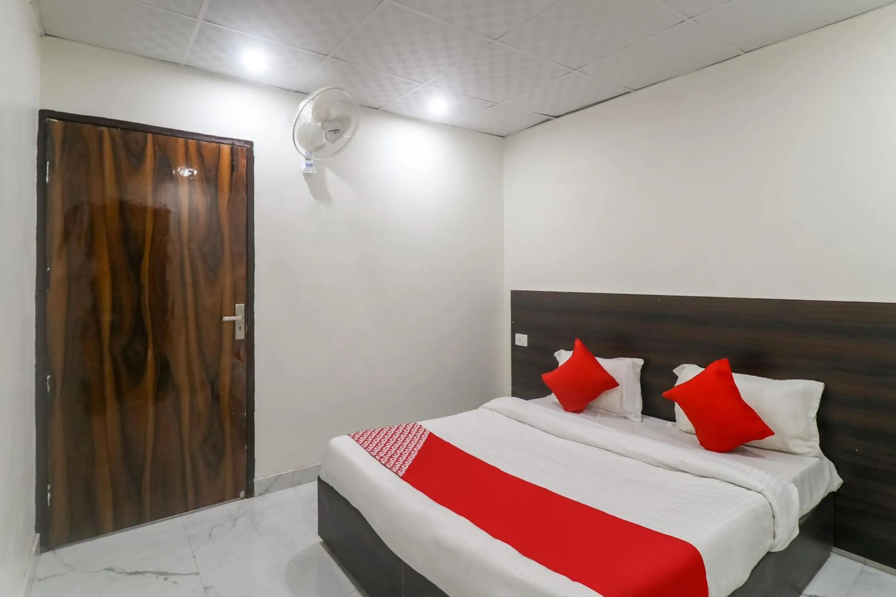 Bedroom, Bed in Hotel O The Galaxyy