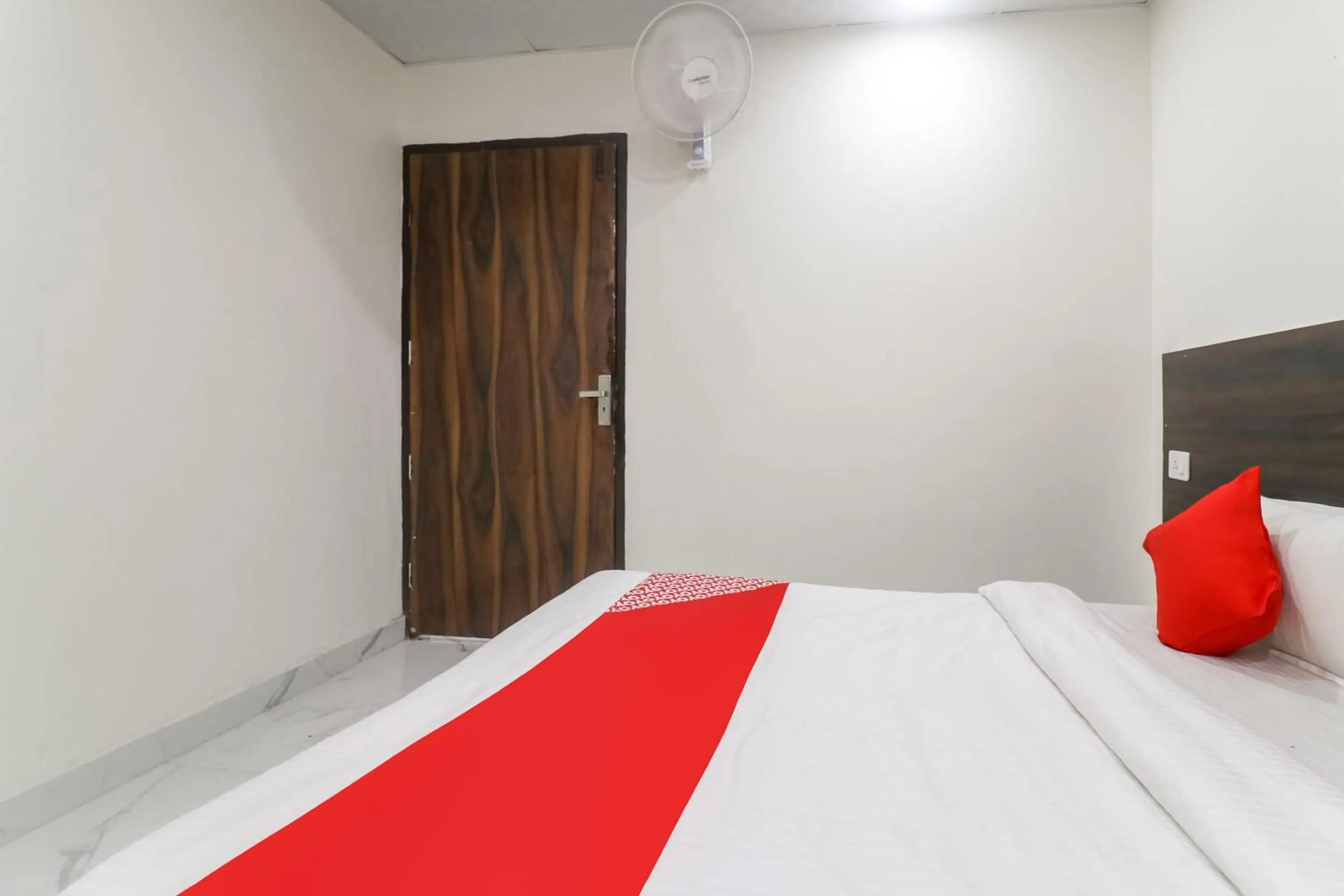 Bedroom, Bed in Hotel O The Galaxyy