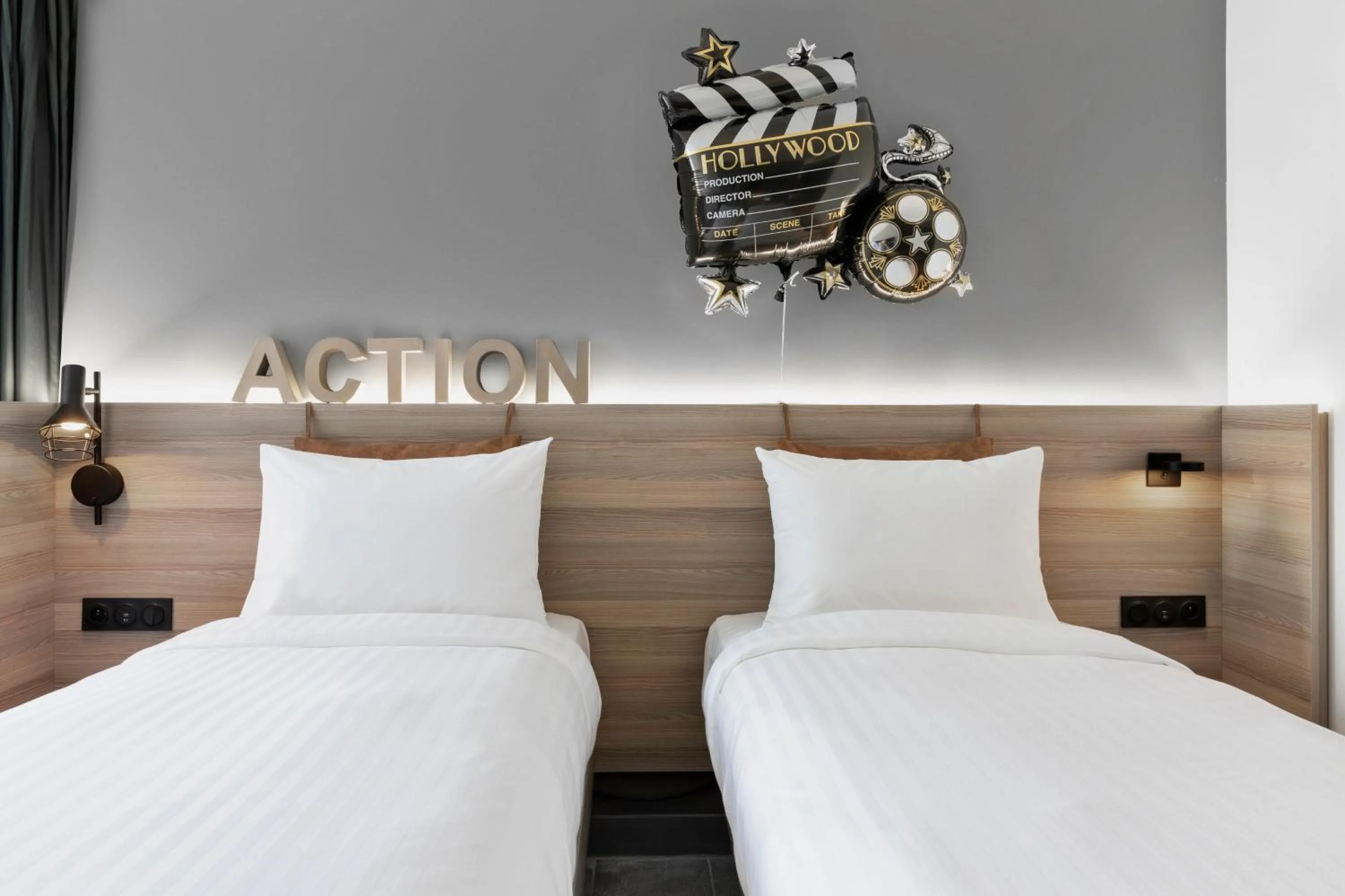 Photo of the whole room in Moxy La Ciotat