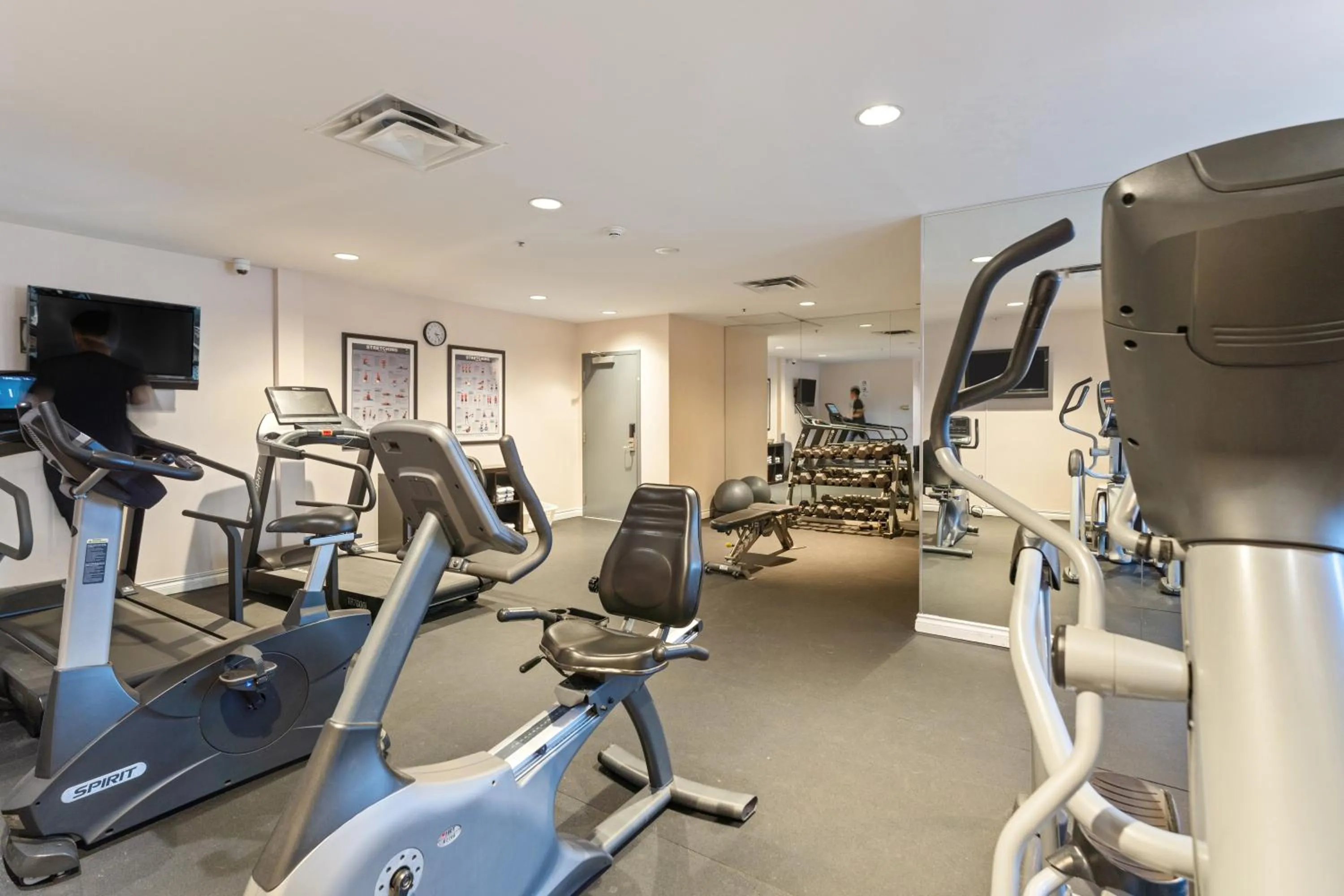 Fitness centre/facilities in Executive Hotel Vancouver Airport