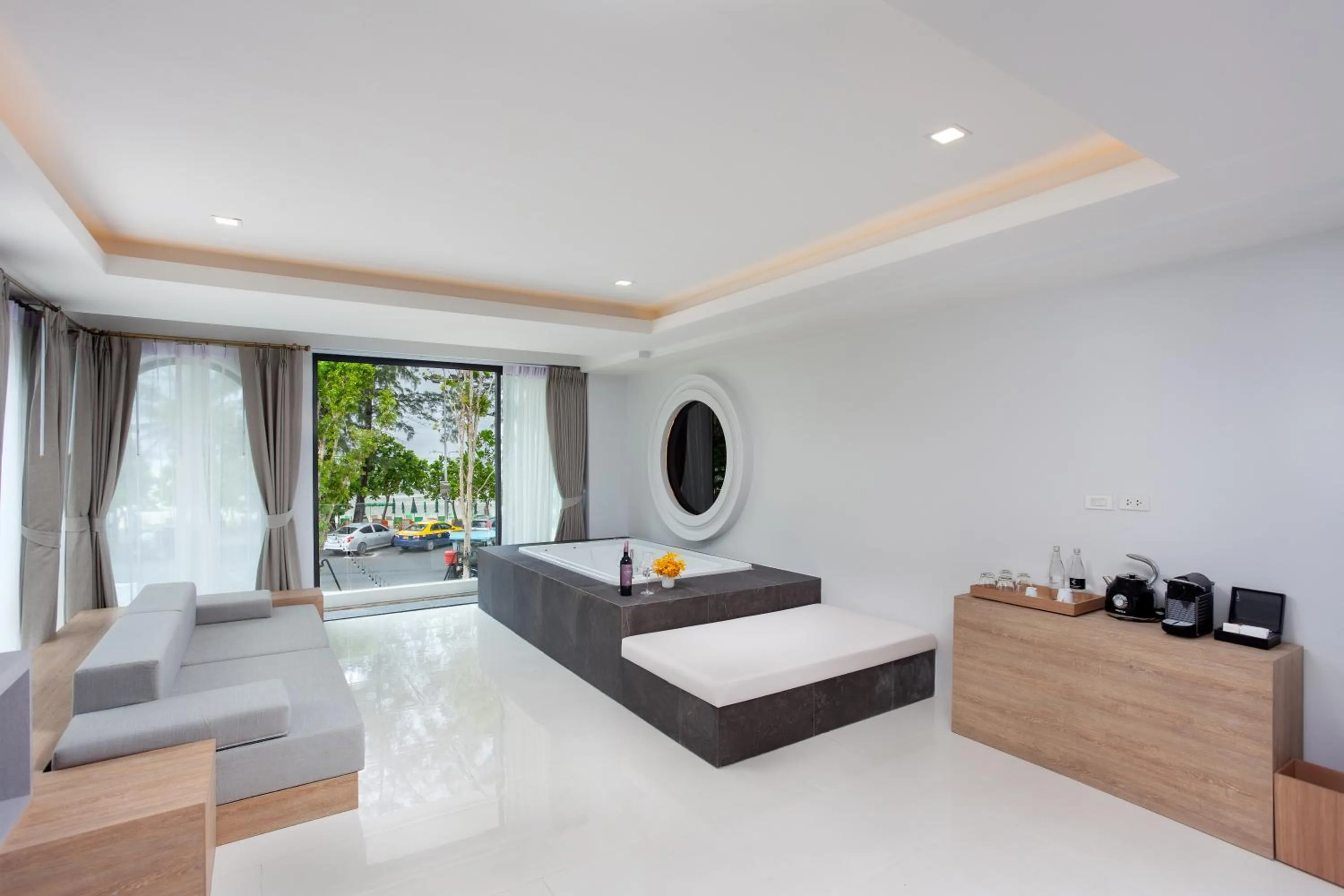 Hot Tub, Bed in Anona Beachfront Phuket Resort-SHA EXTRA PLUS