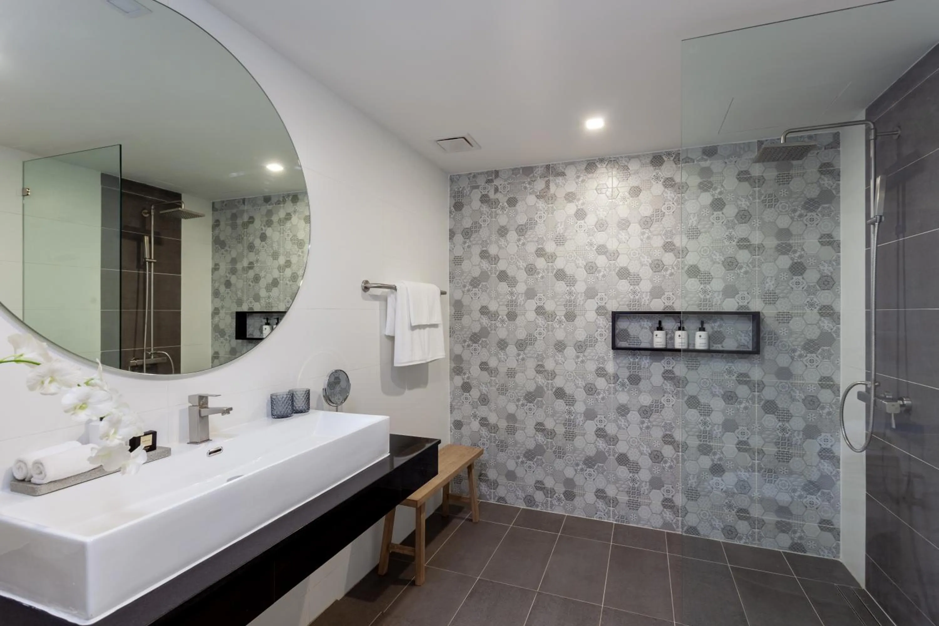 Bathroom in Anona Beachfront Phuket Resort-SHA EXTRA PLUS