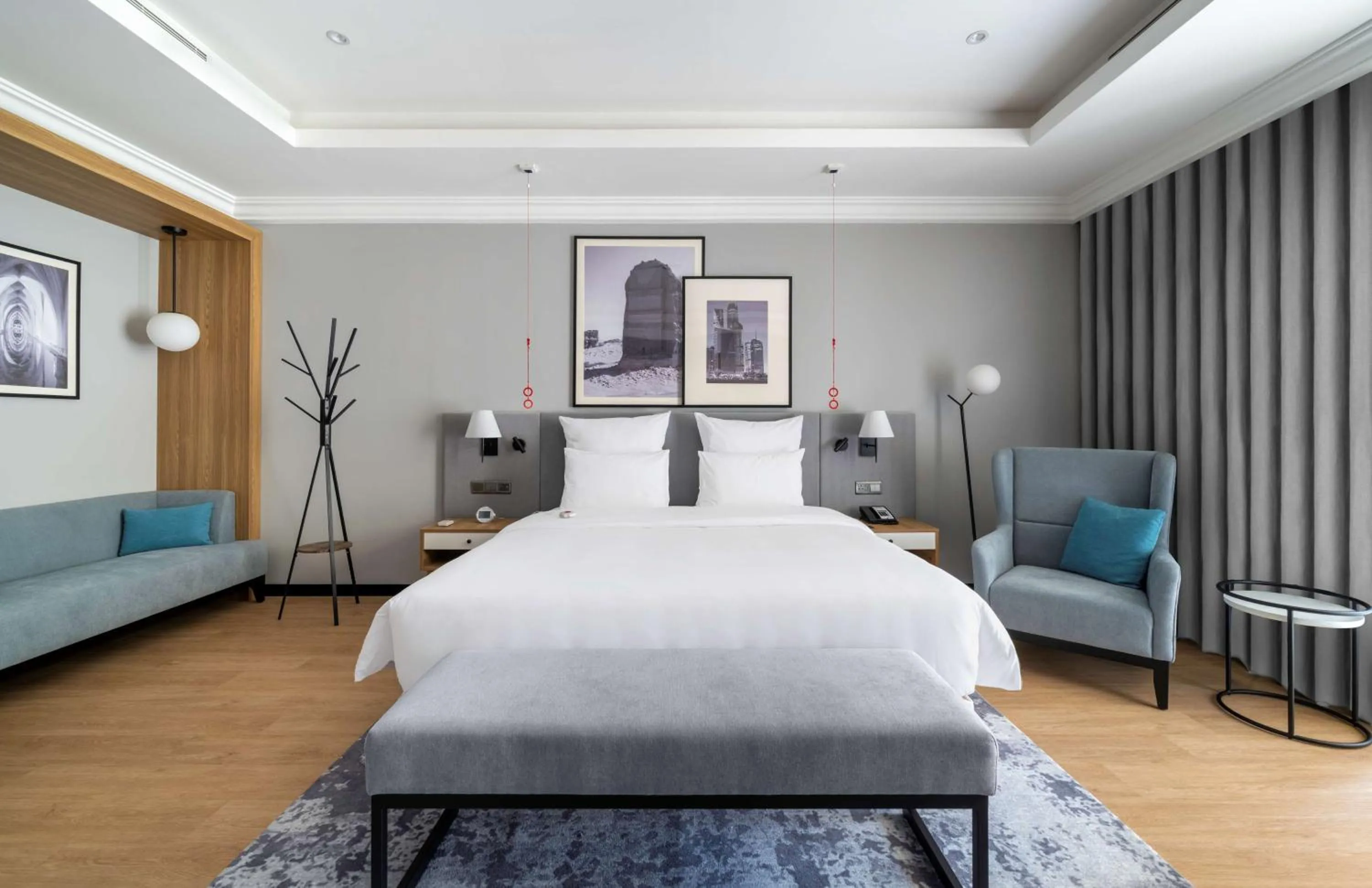 Bedroom, Bed in Radisson Hotel Riyadh Airport