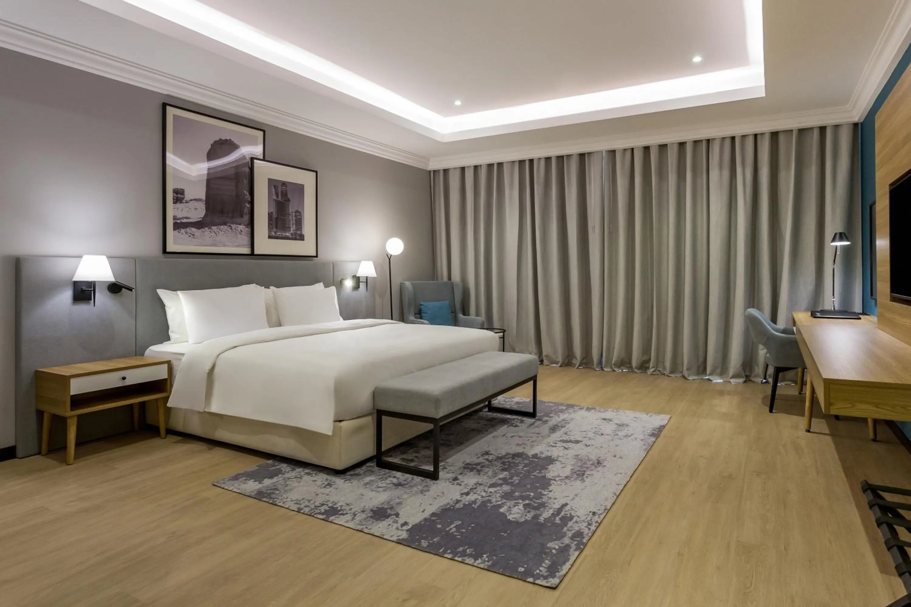 Bedroom, Bed in Radisson Hotel Riyadh Airport