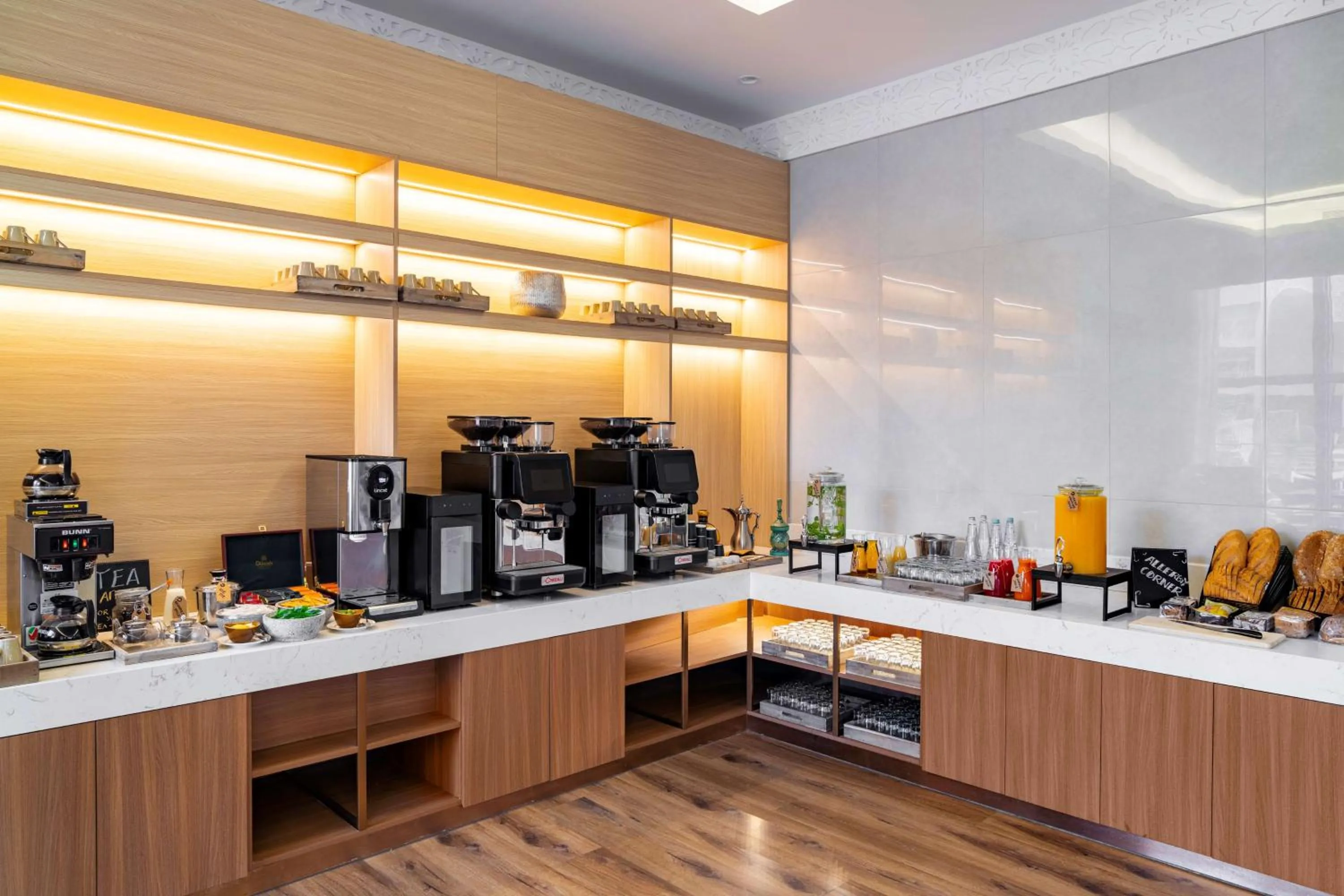 Restaurant/places to eat in Radisson Hotel Riyadh Airport