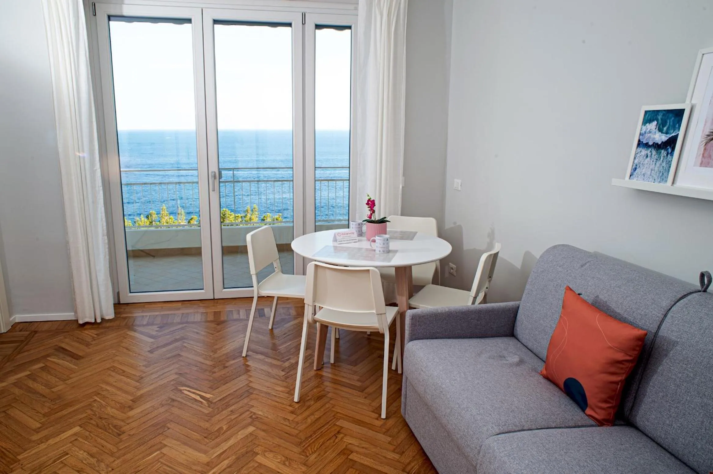 Living room in Marconi 442