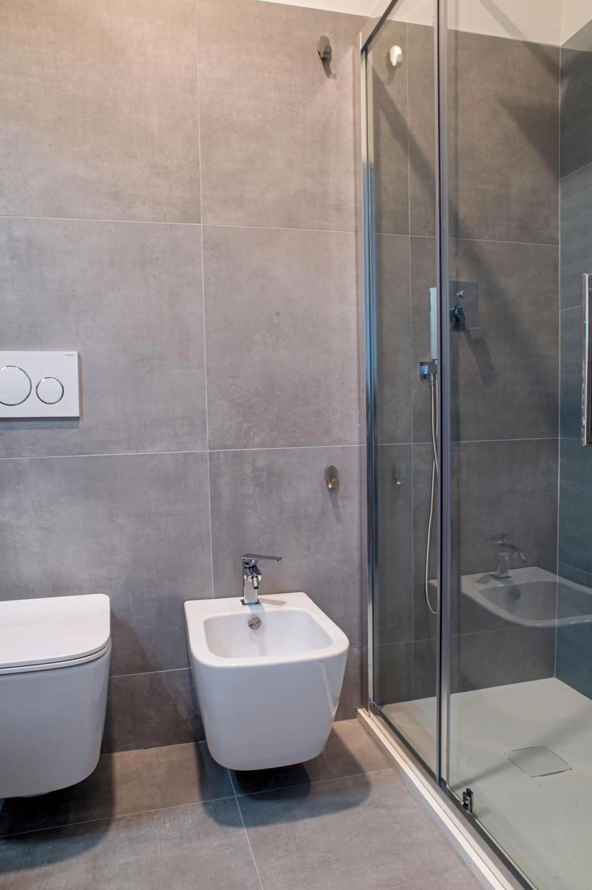 Bathroom in Marconi 442