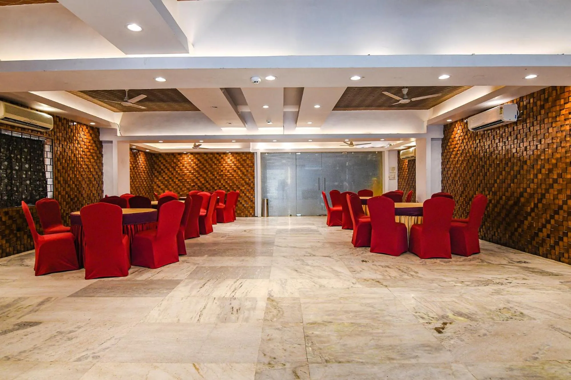 Banquet/Function facilities in FabHotel Shivani International