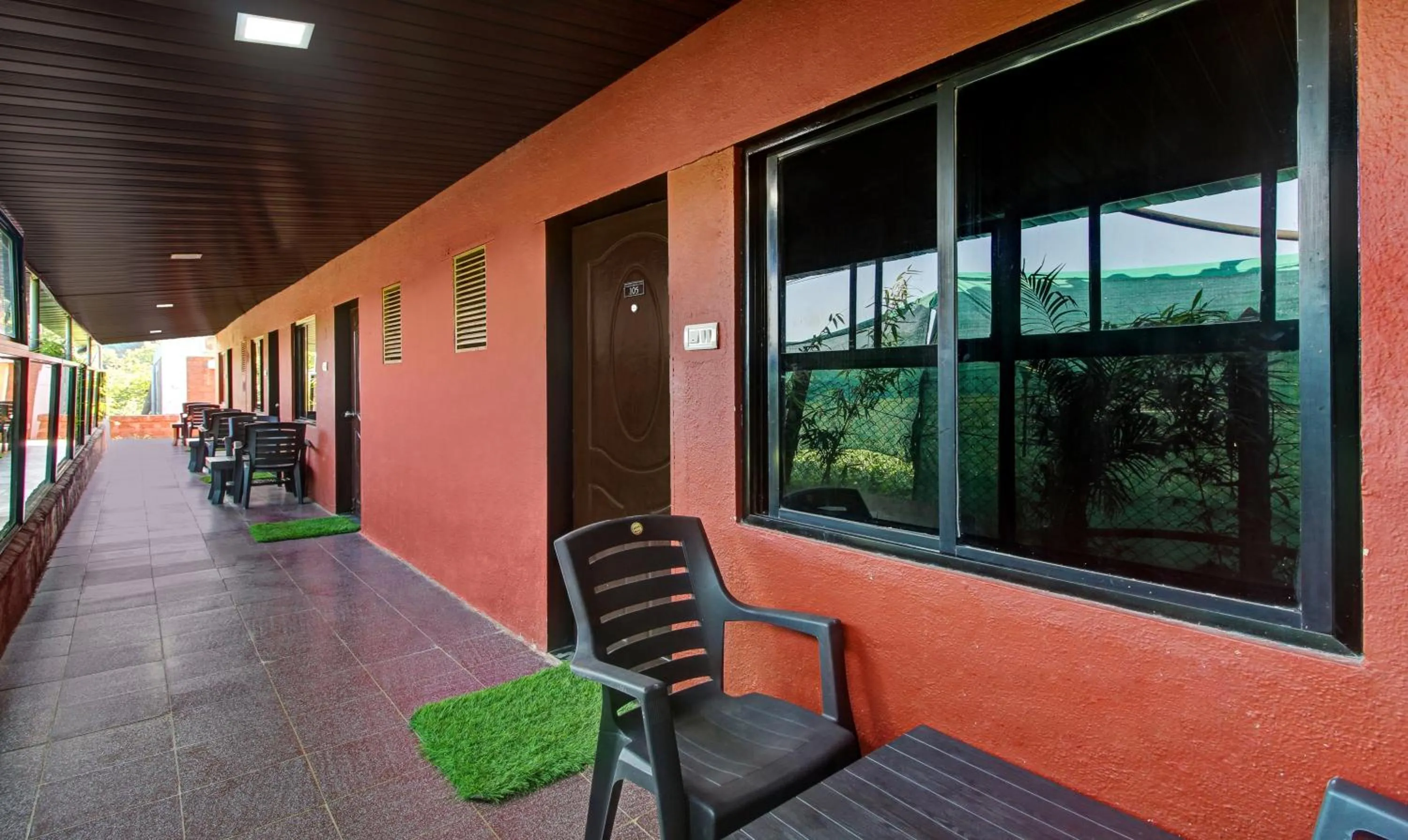 Balcony/Terrace in Treebo La Paradise