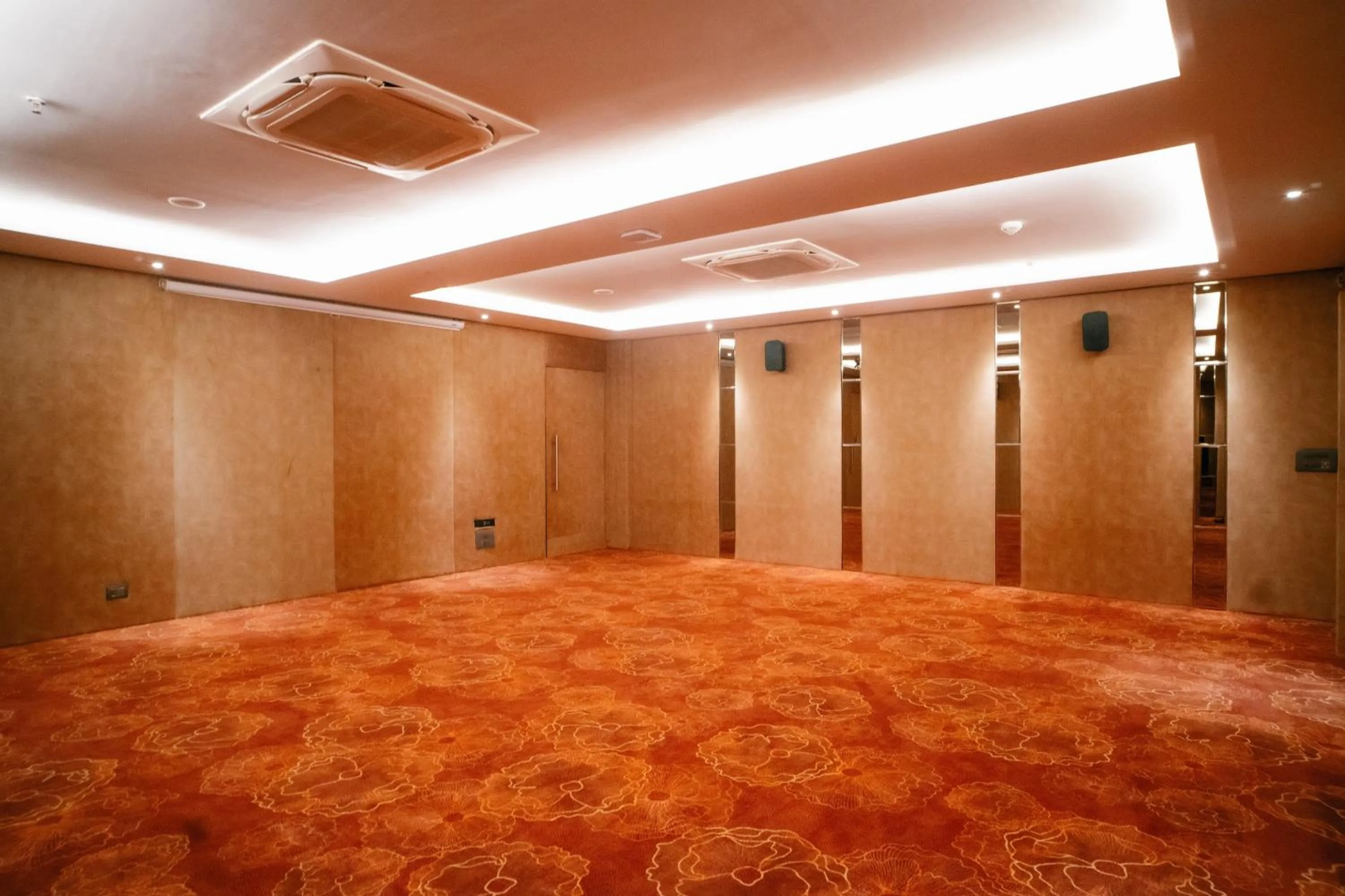 Banquet/Function facilities in Playotel Premier Vijay Nagar