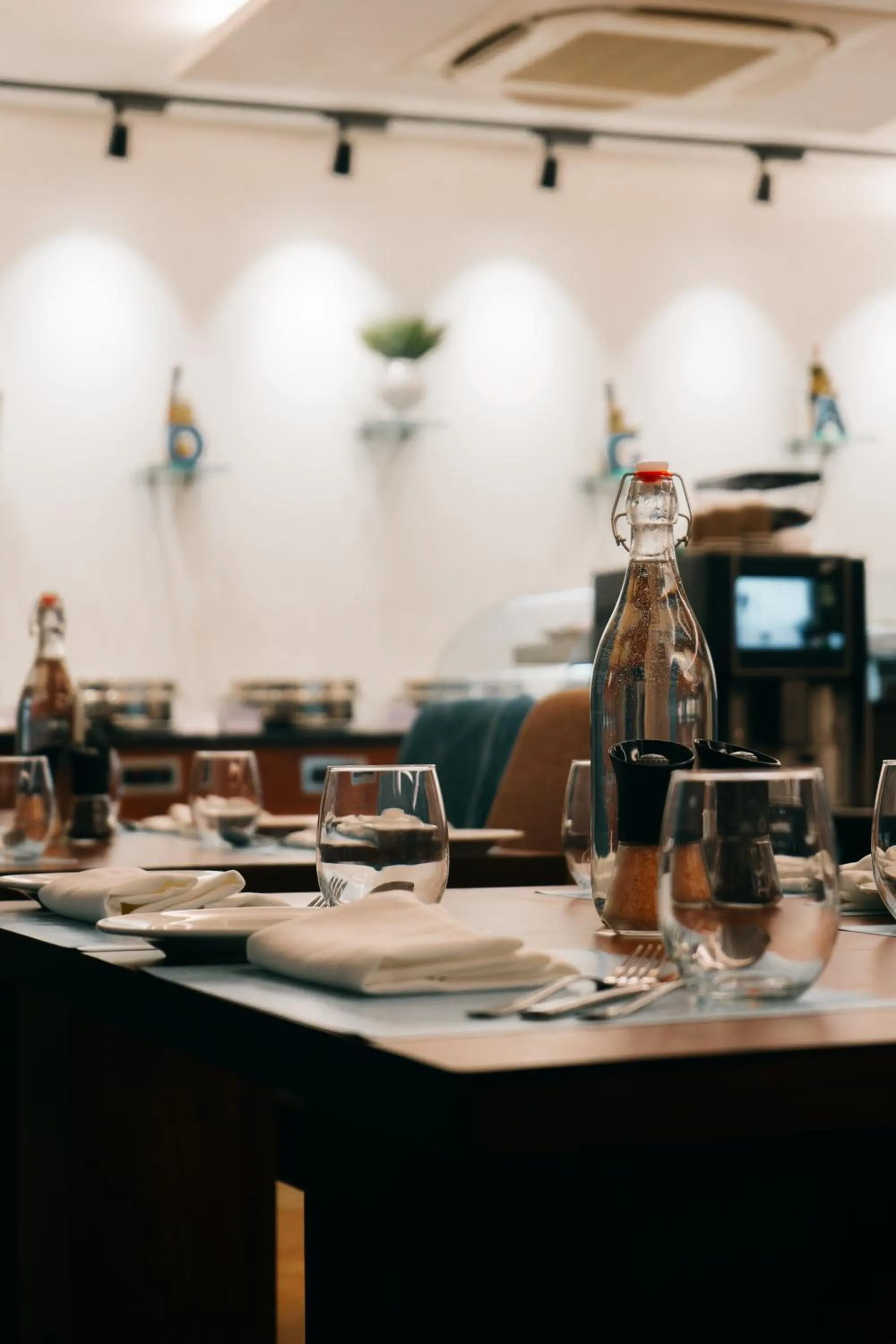 Dining area in Playotel Premier Vijay Nagar