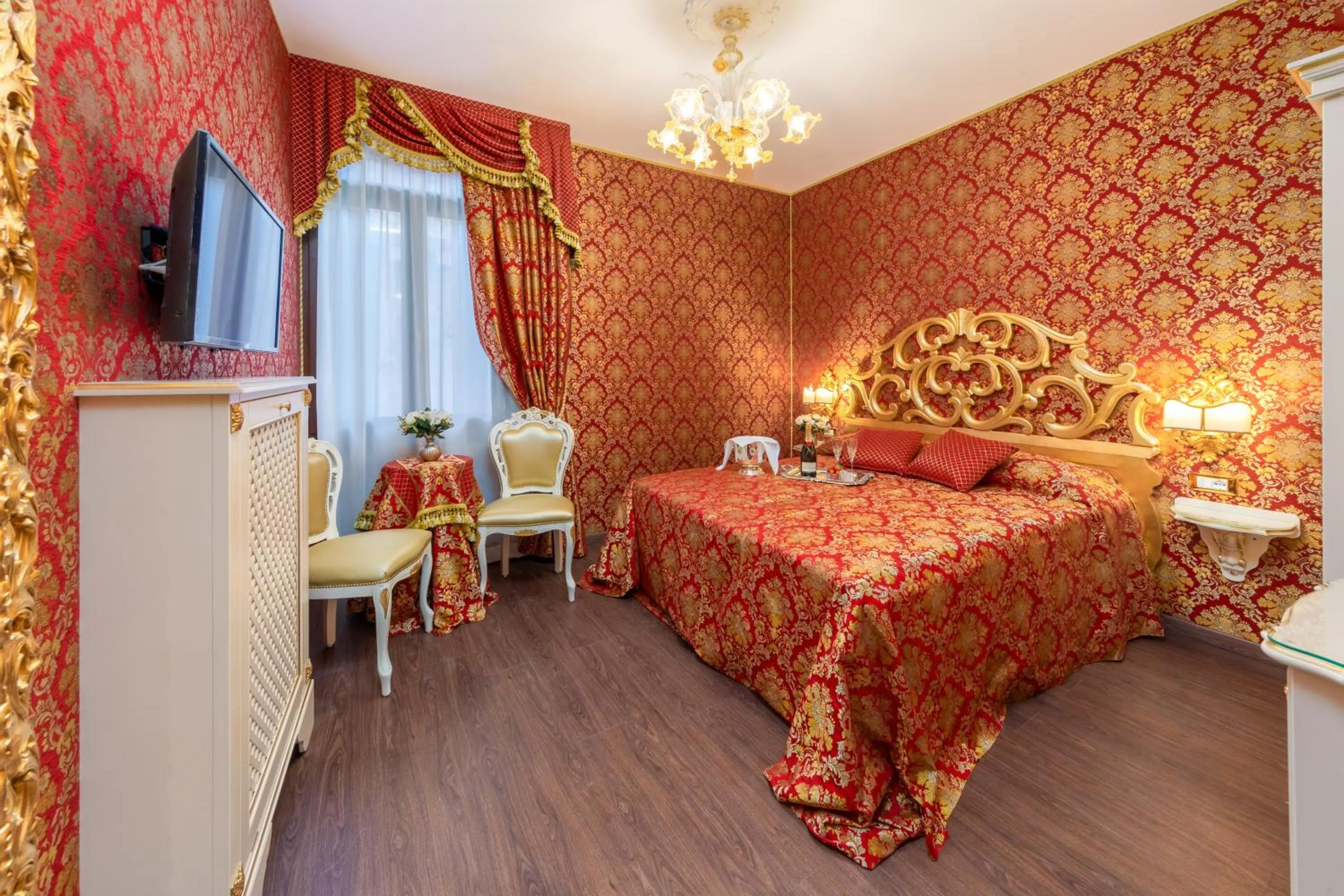 Photo of the whole room, Bed in La Veneziana Boutique Rooms