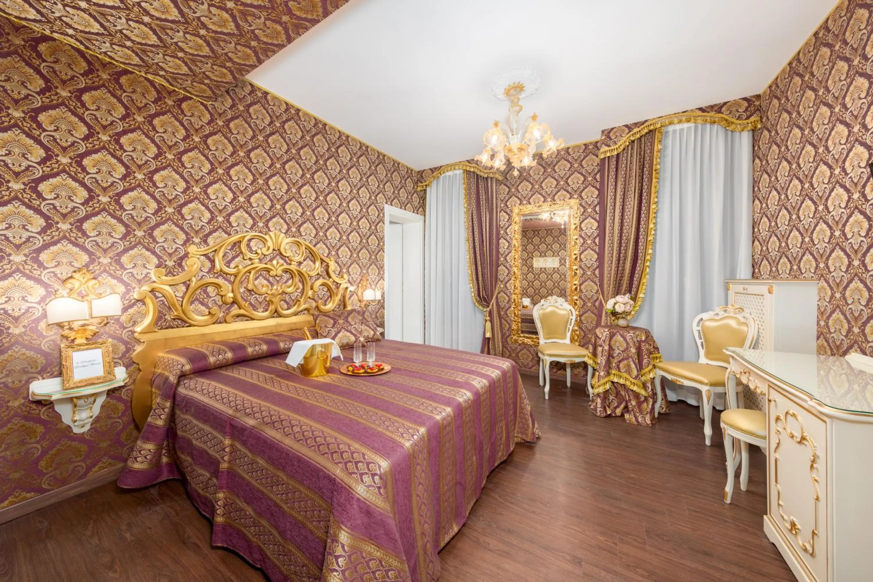 Photo of the whole room, Bed in La Veneziana Boutique Rooms