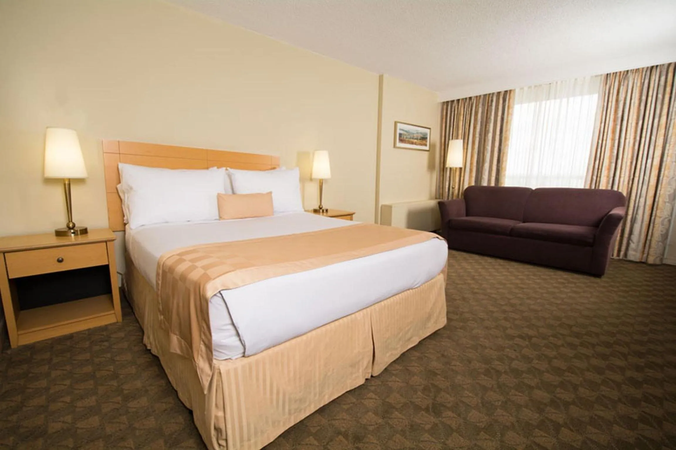 Bedroom, Bed in Edmonton Inn and Conference Centre