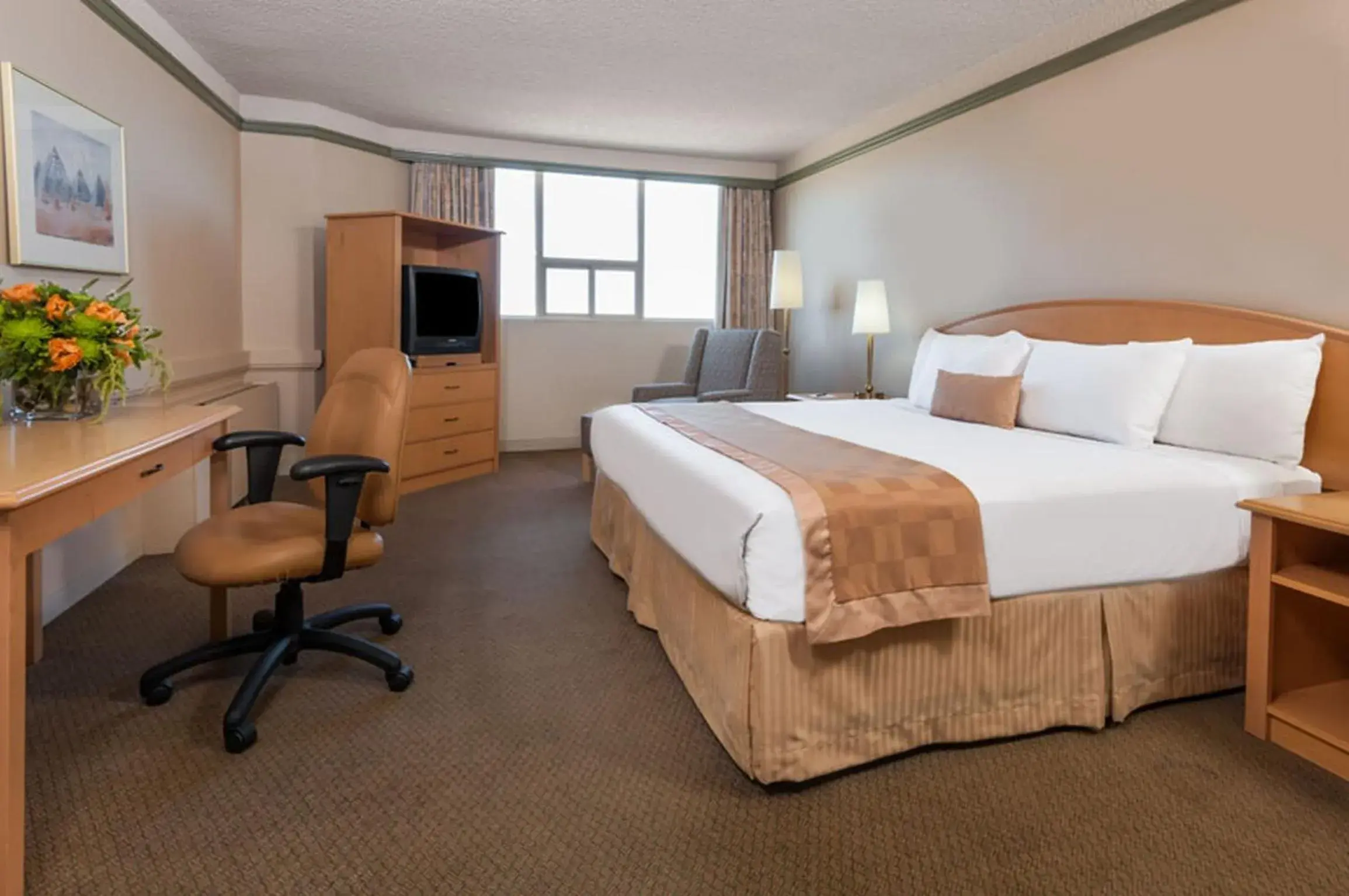 Standard Queen Room in Edmonton Inn and Conference Centre Standard Queen Room in Edmonton Inn and Conference Centre