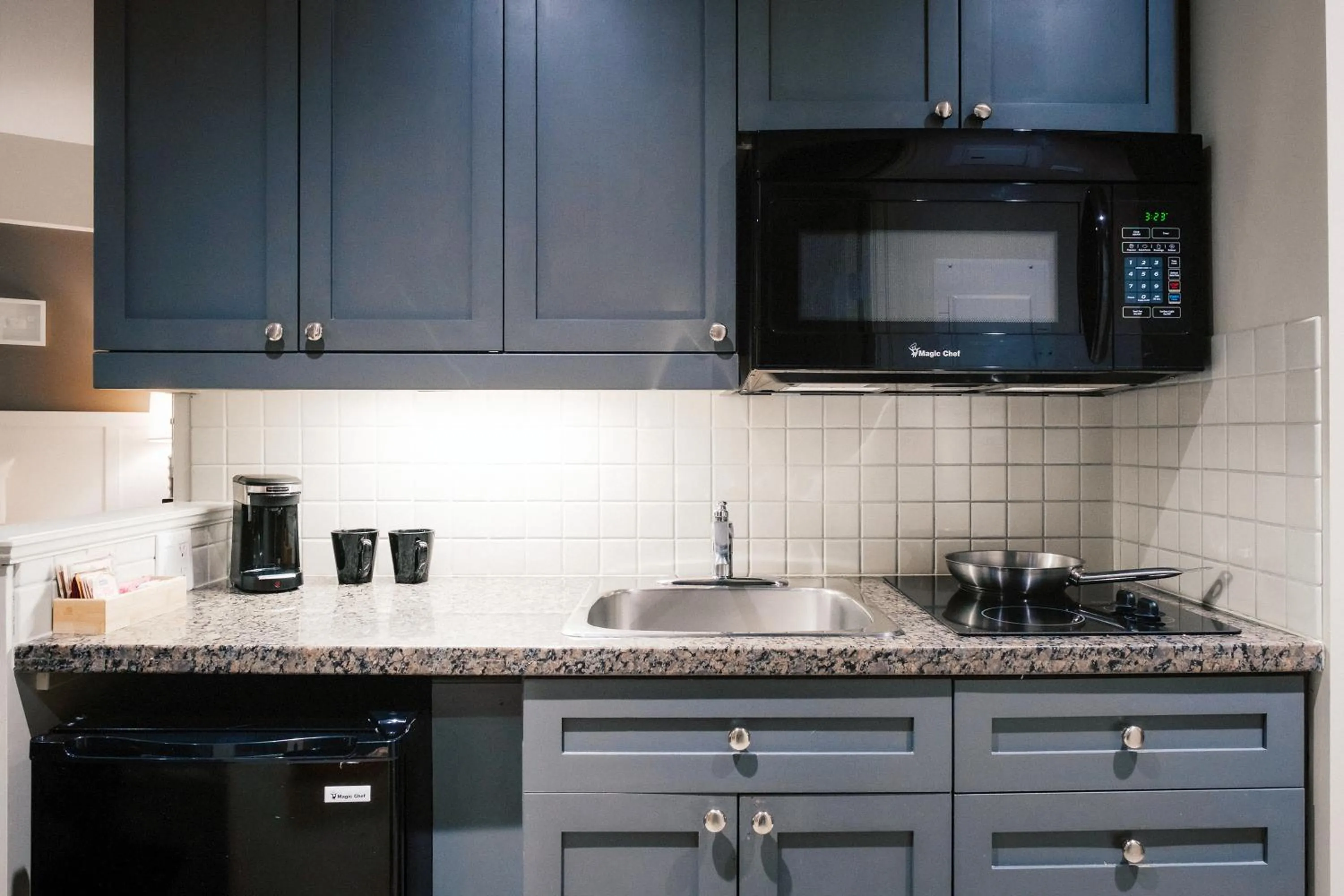 Kitchen or kitchenette in Summit Lodge Boutique Hotel by Paradox