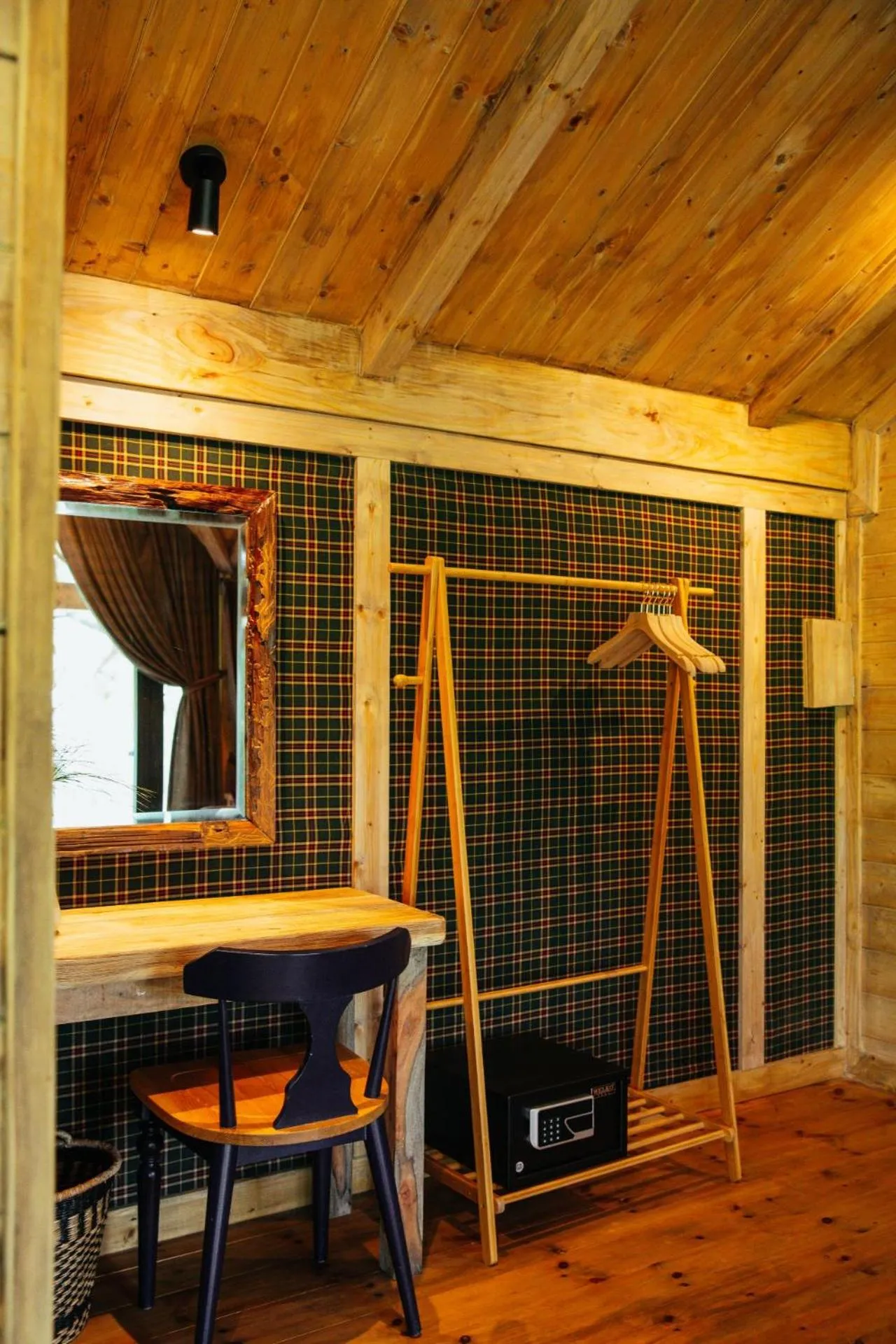 hair dresser in AMAYA HOME - Lodge, Spa & Restaurant