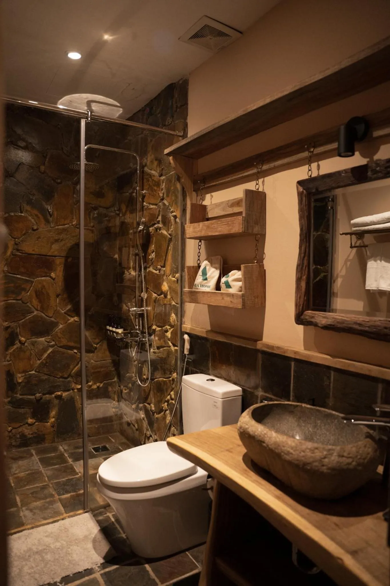 Shower in AMAYA HOME - Lodge, Spa & Restaurant
