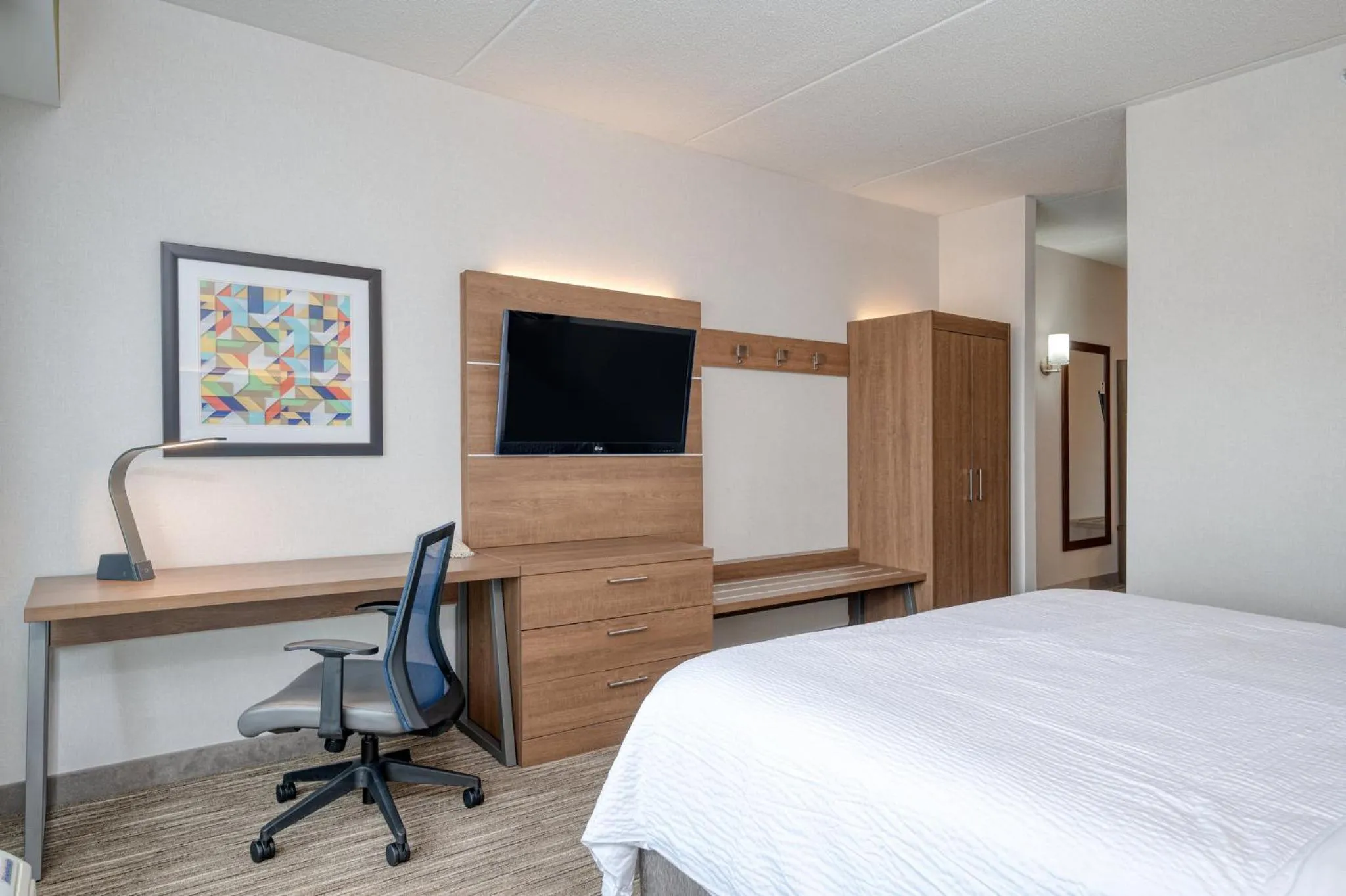 Photo of the whole room, Bed in Holiday Inn Express Hotel & Suites Ottawa Airport by IHG