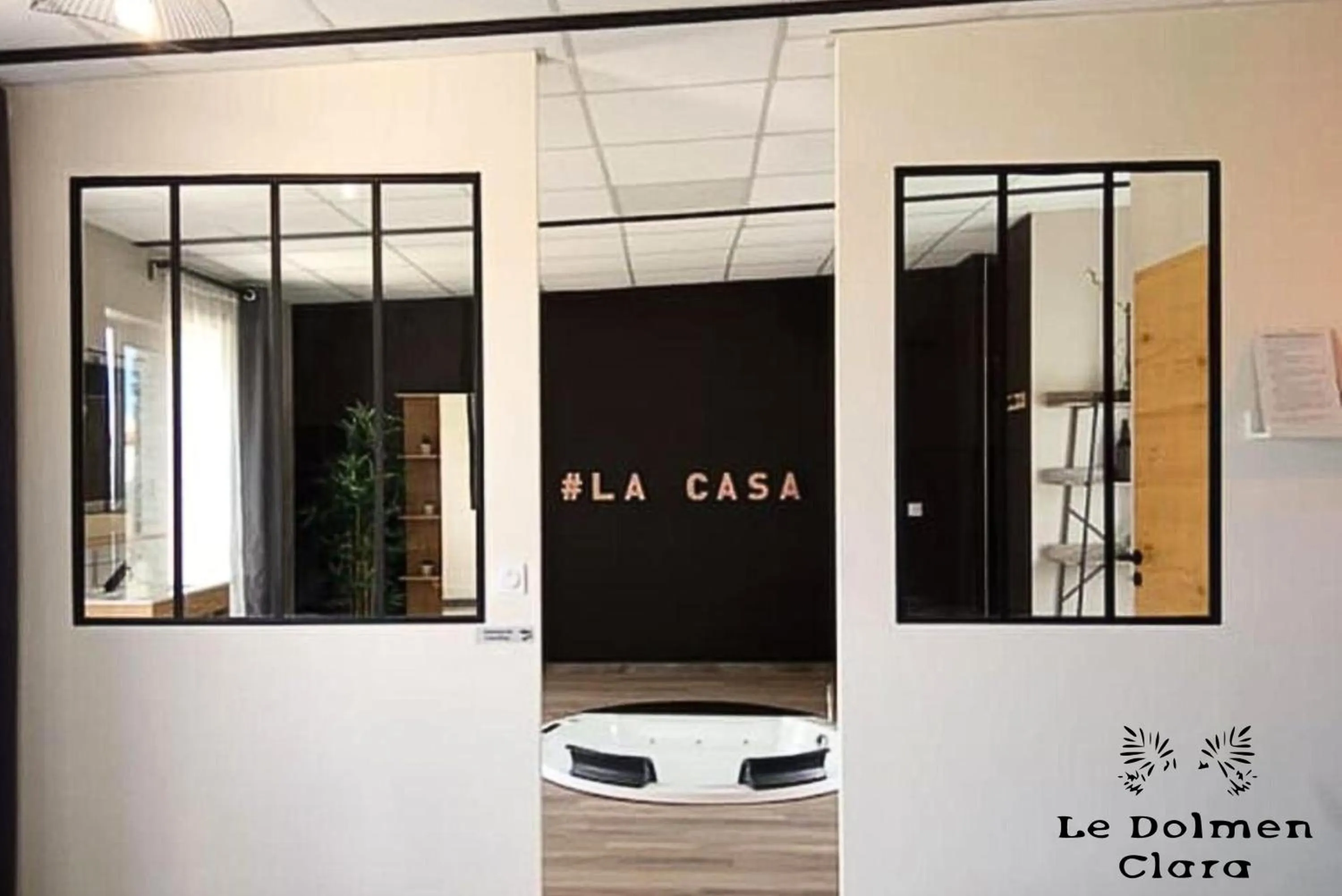 Bathroom in La Casa du Dolmen Clara, balnéo privée, entre terre et mer