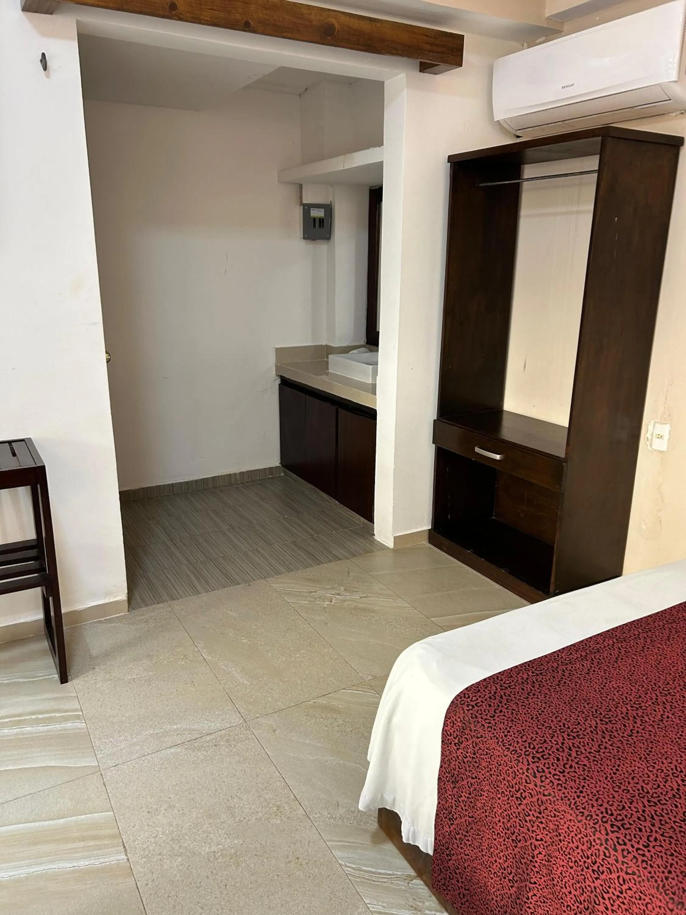 wardrobe in Framfor Inn