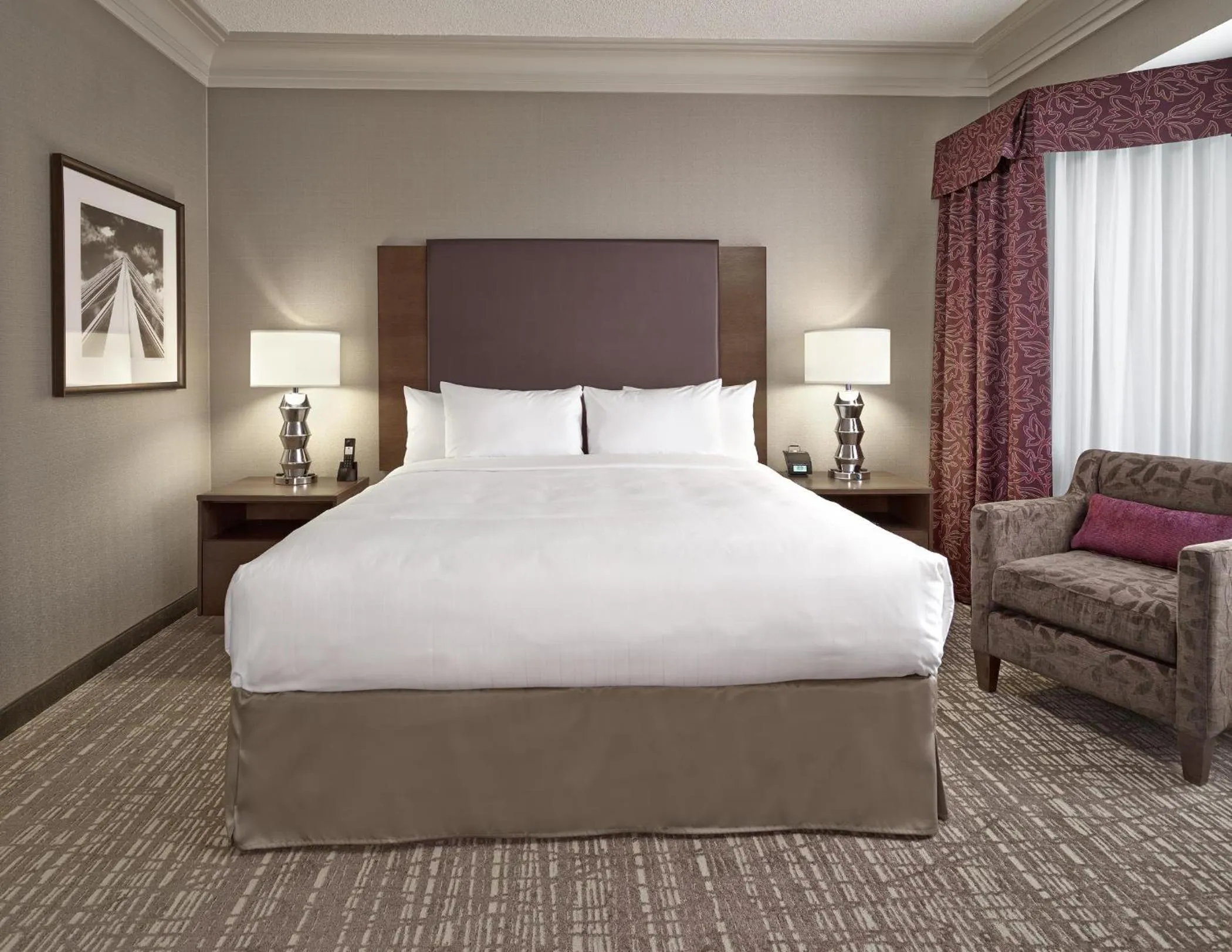 Bed in DoubleTree by Hilton West Edmonton