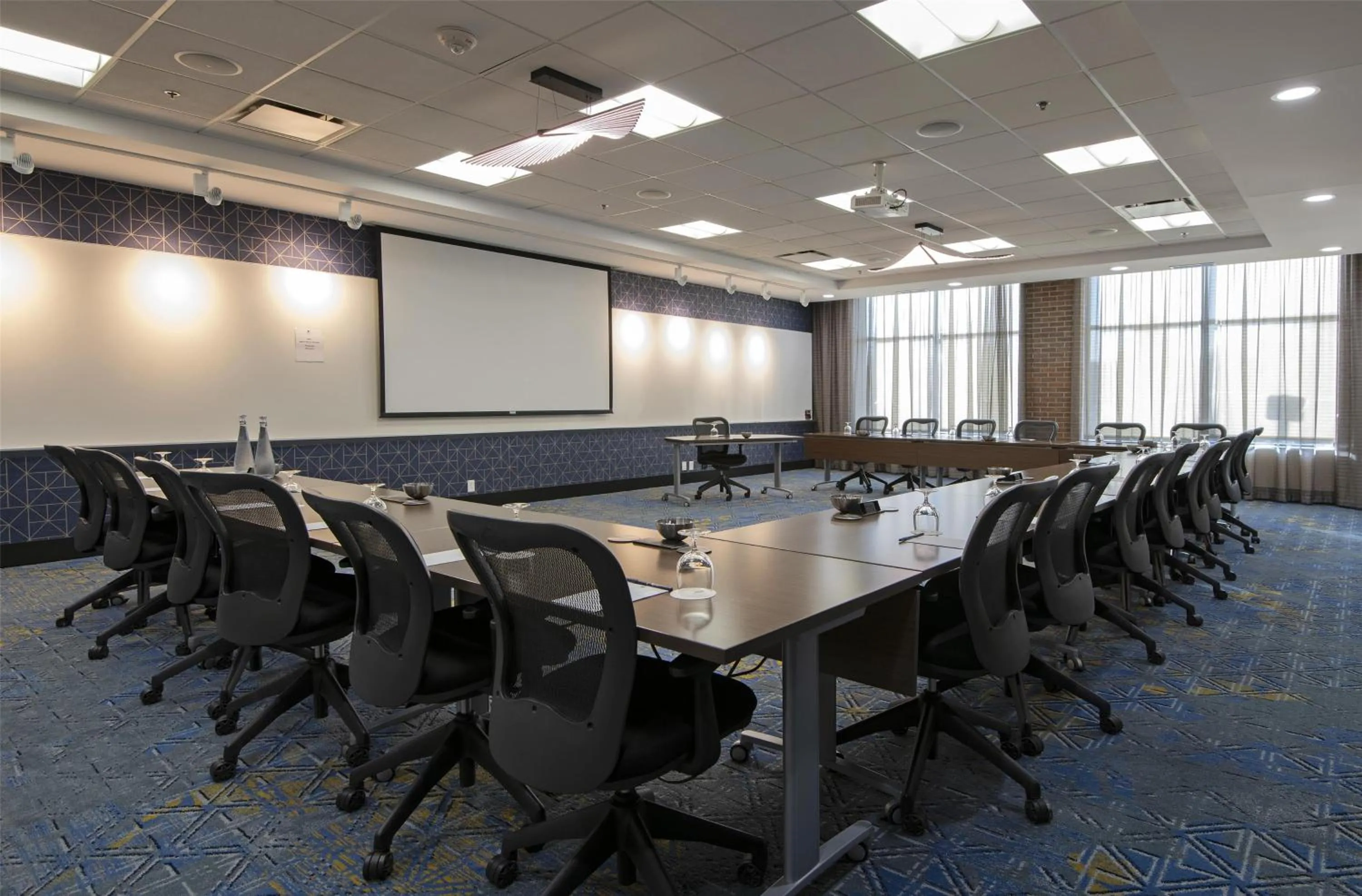 Meeting/conference room in DoubleTree by Hilton West Edmonton