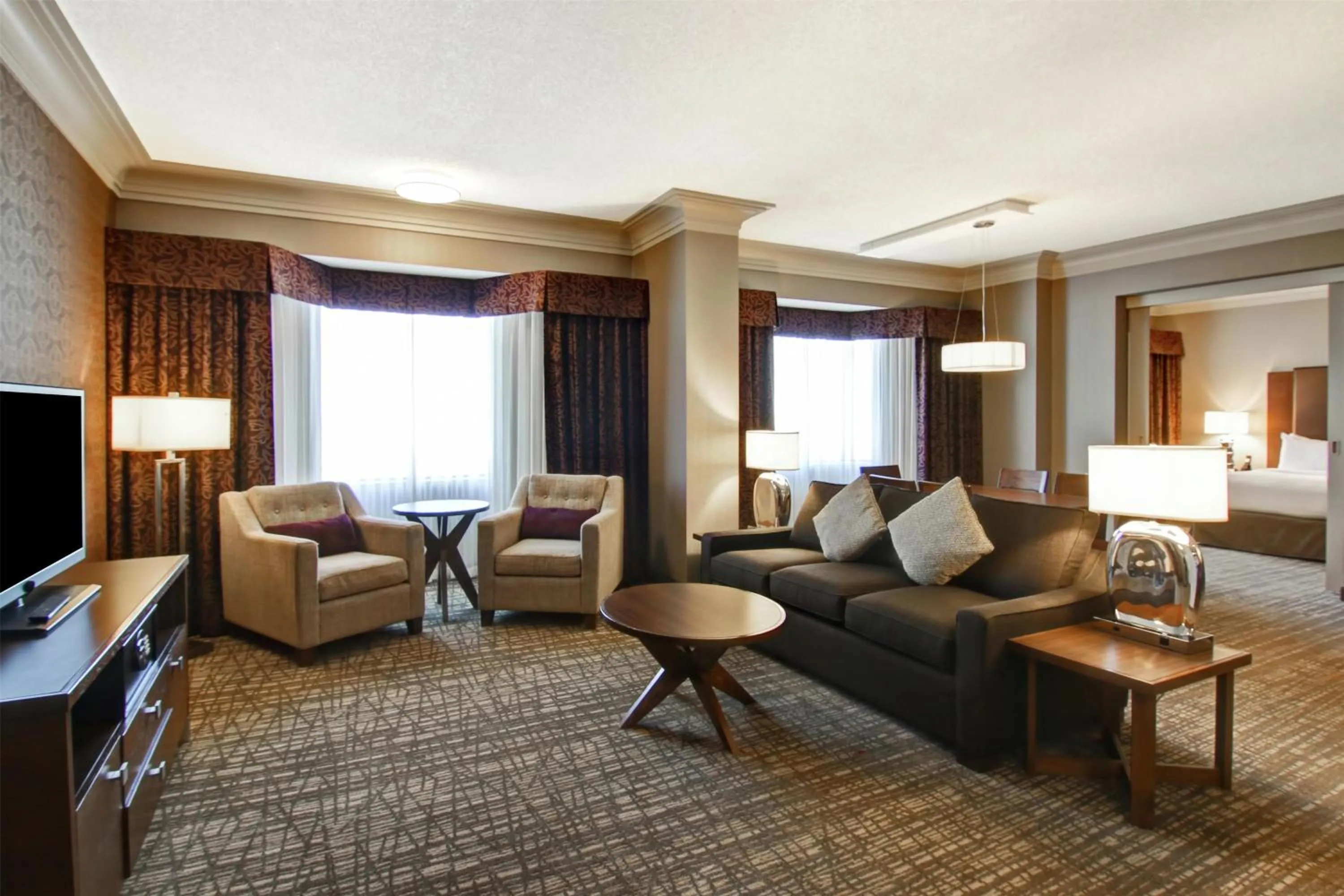 Living room in DoubleTree by Hilton West Edmonton