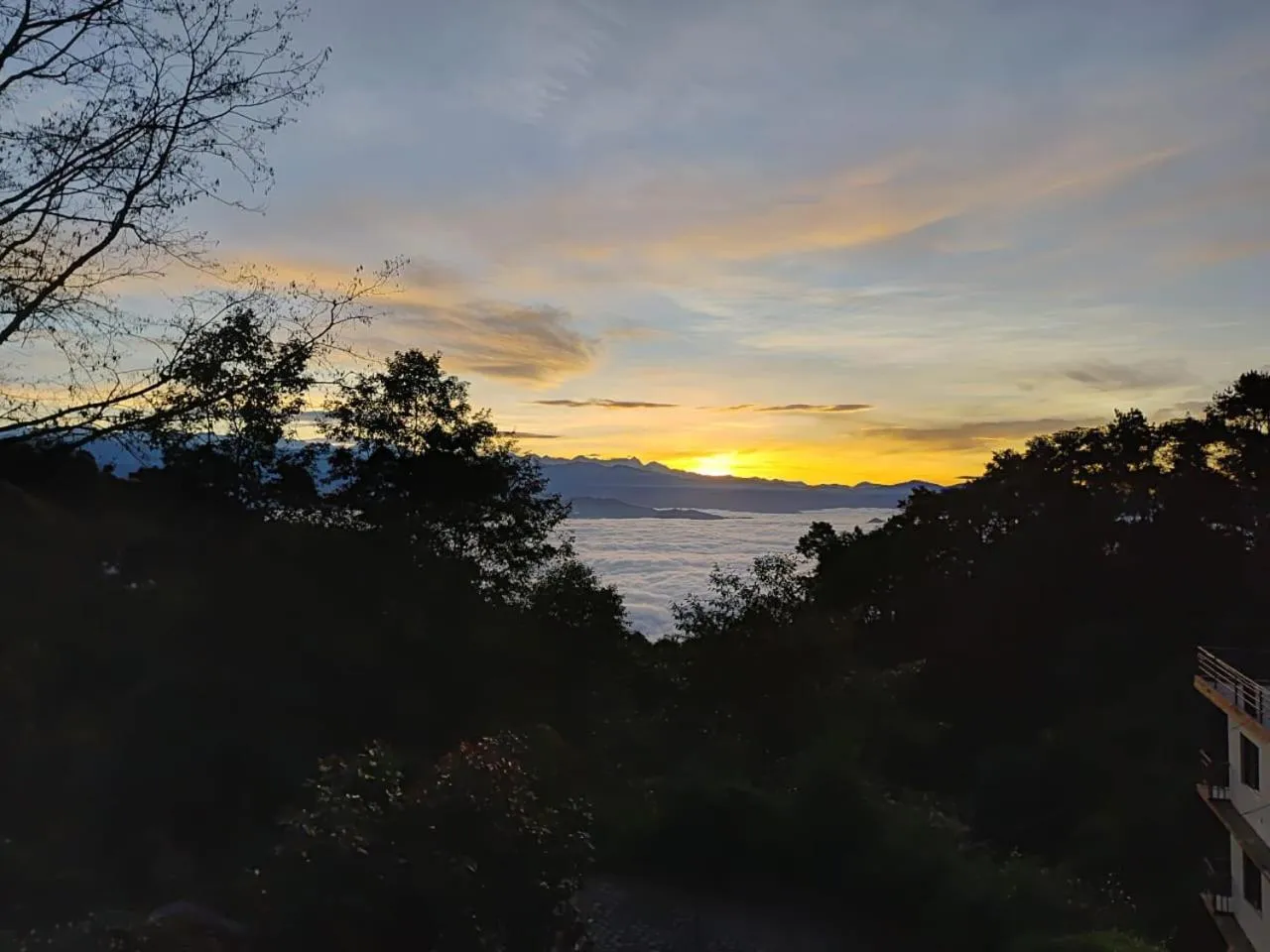 Sunrise in Hotel Himalayan Glacier