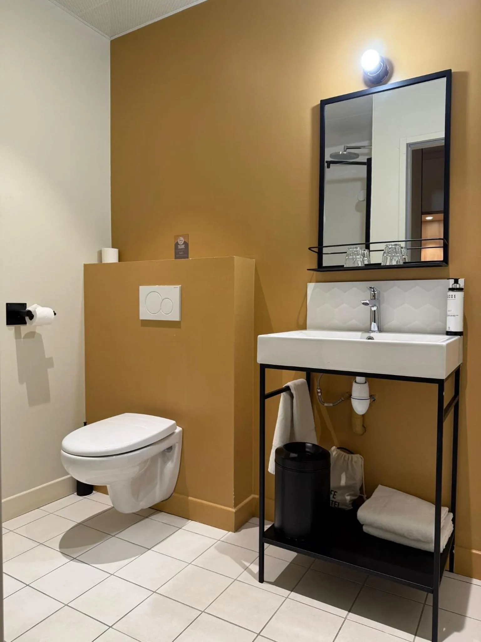 Bathroom in Hôtel Life Bordeaux Gare - BG