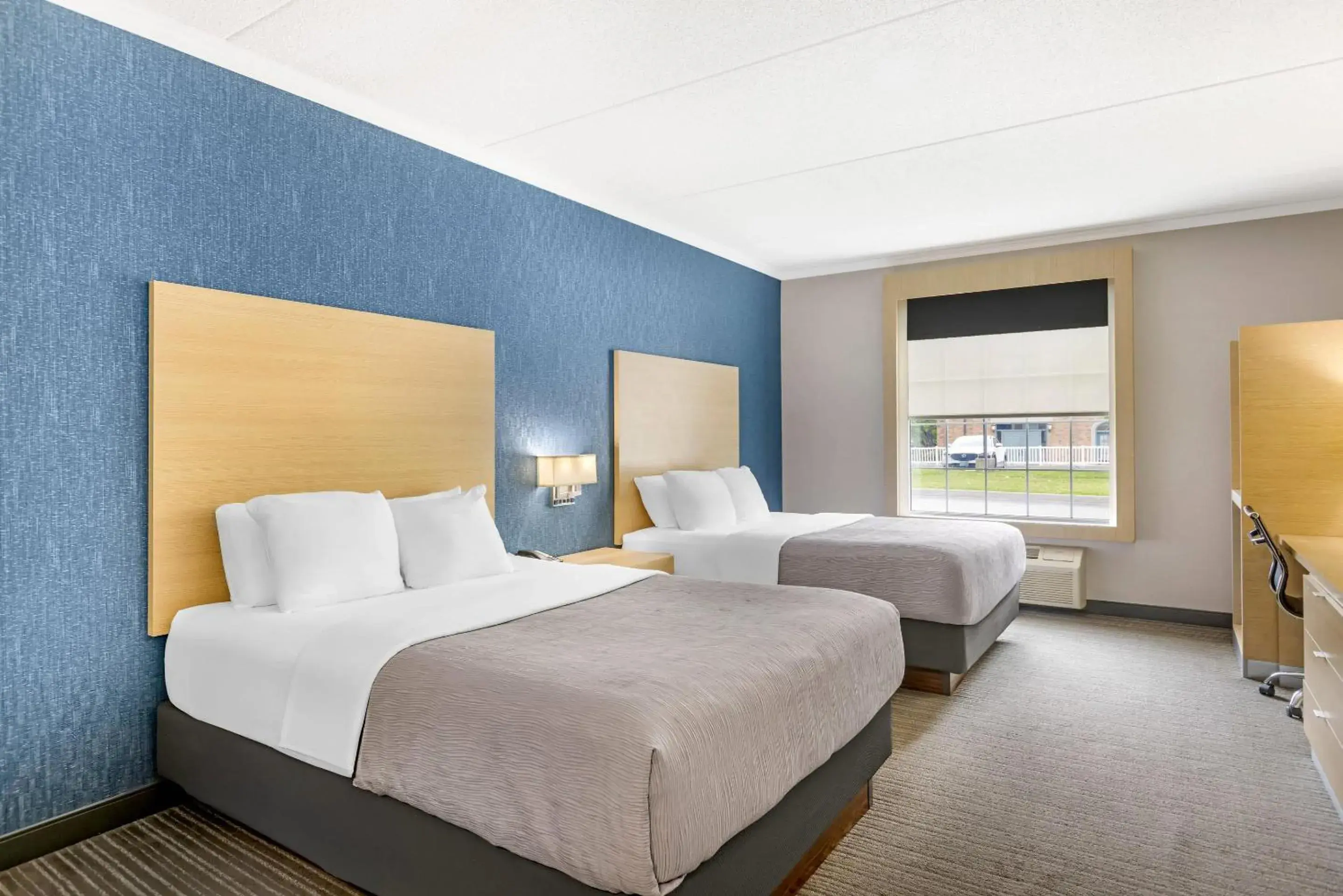 Standard Queen Room in Quality Inn & Suites Standard Queen Room in Quality Inn & Suites