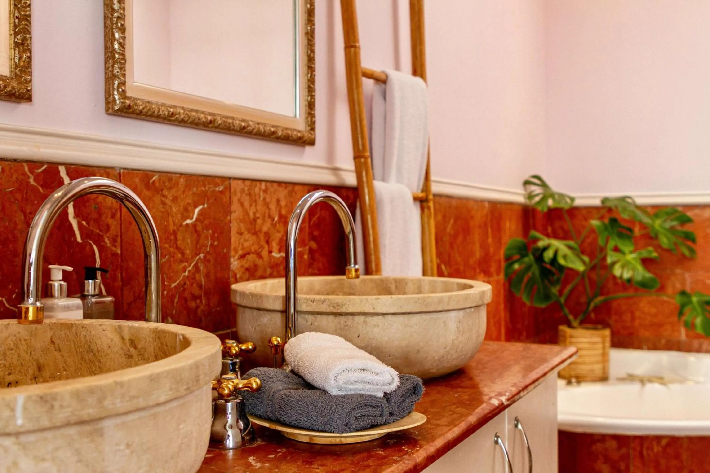 Bathroom in Royal Boutique Hotel