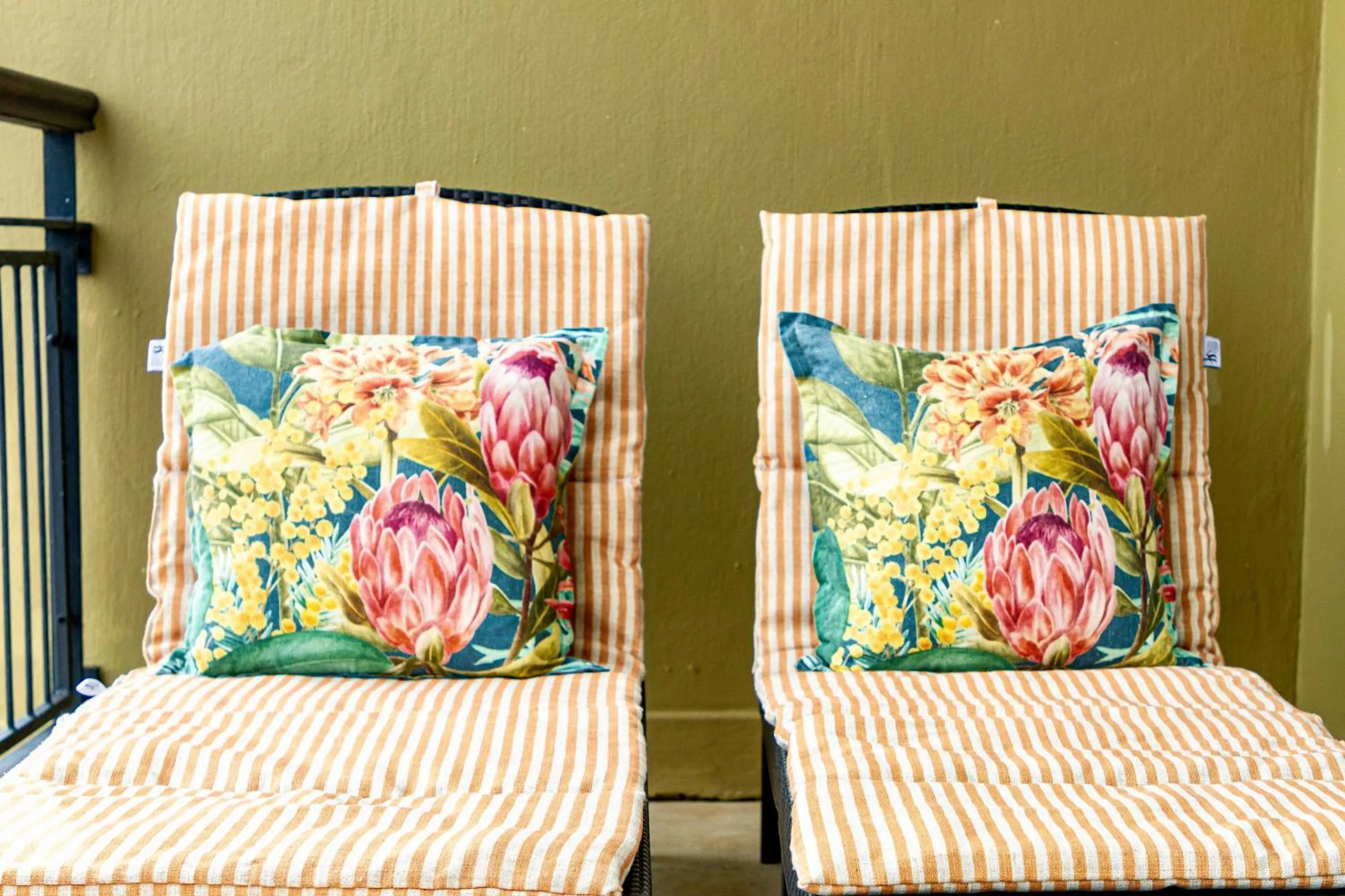 Seating area, Bed in Royal Boutique Hotel