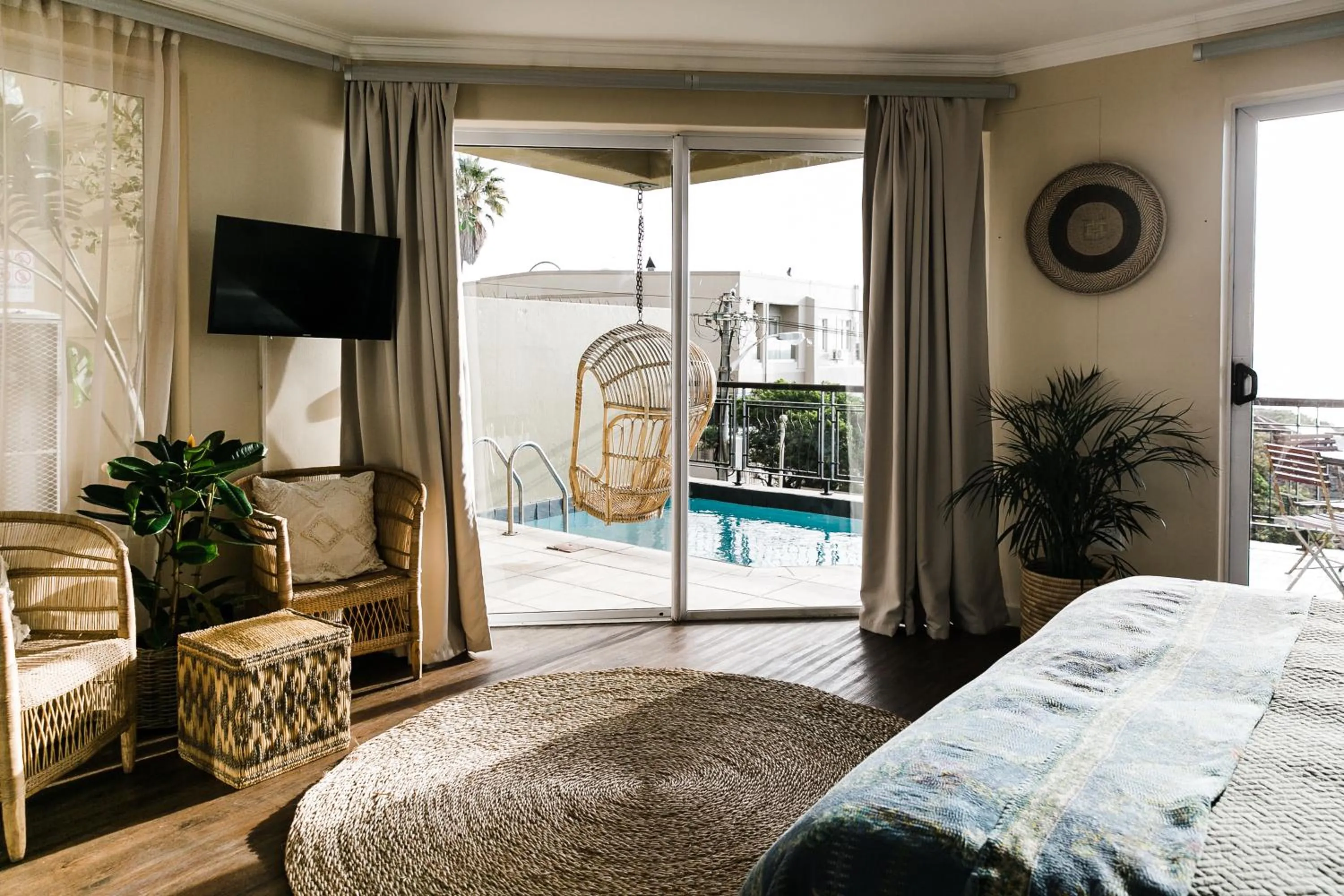 Pool view, Bed in Royal Boutique Hotel