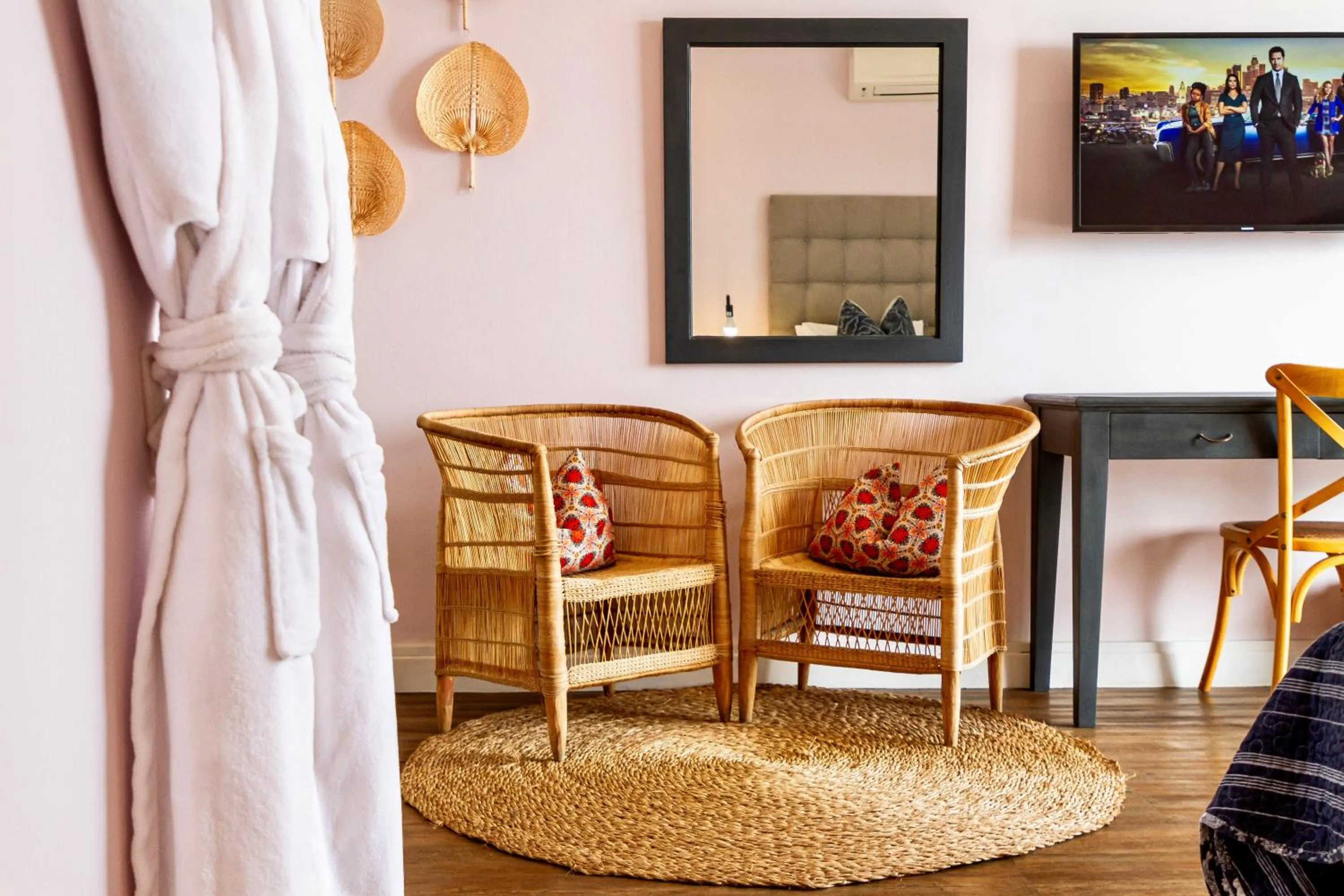 TV and multimedia in Royal Boutique Hotel