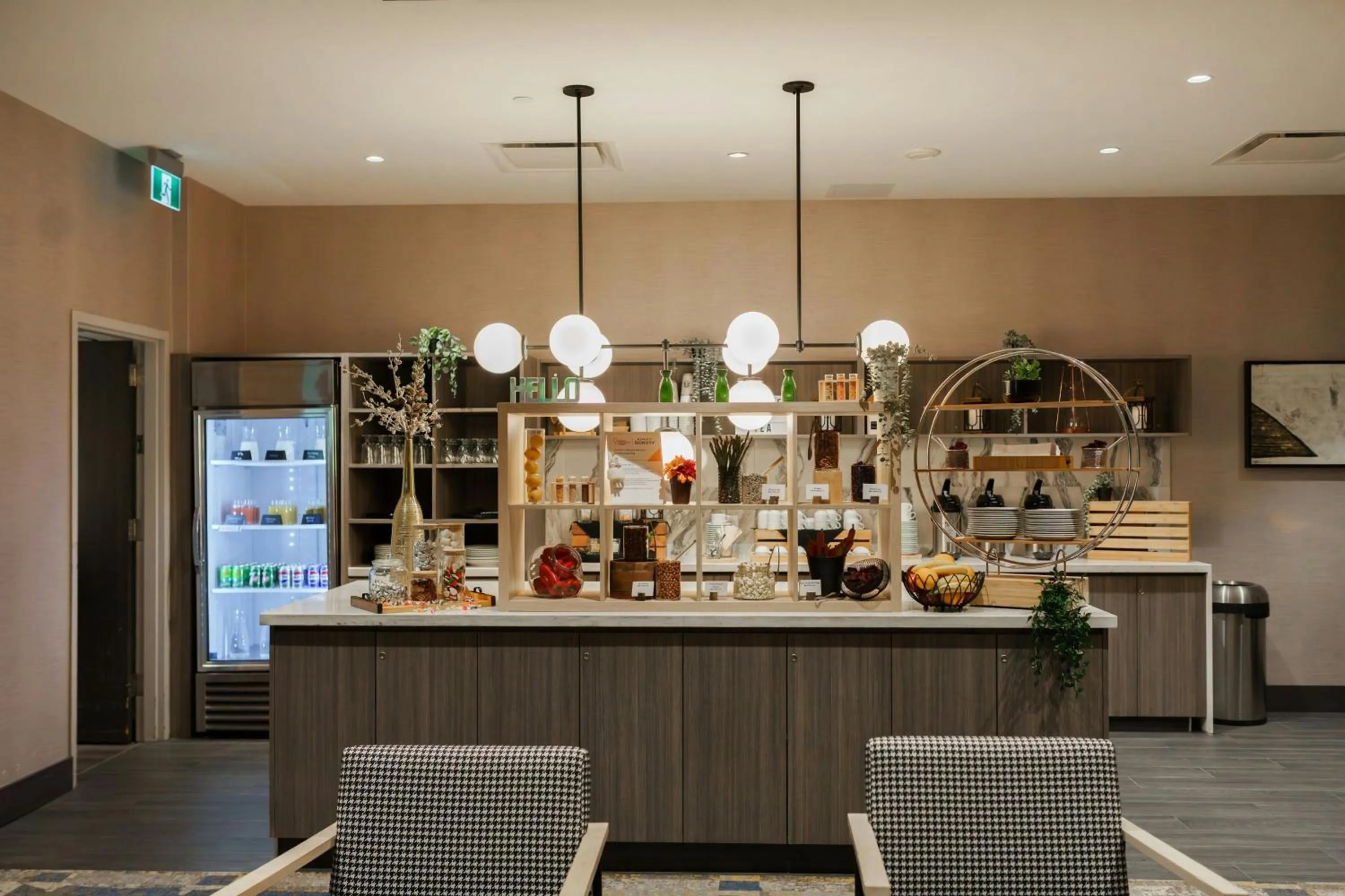 Lounge or bar in Delta Hotels by Marriott Calgary Downtown