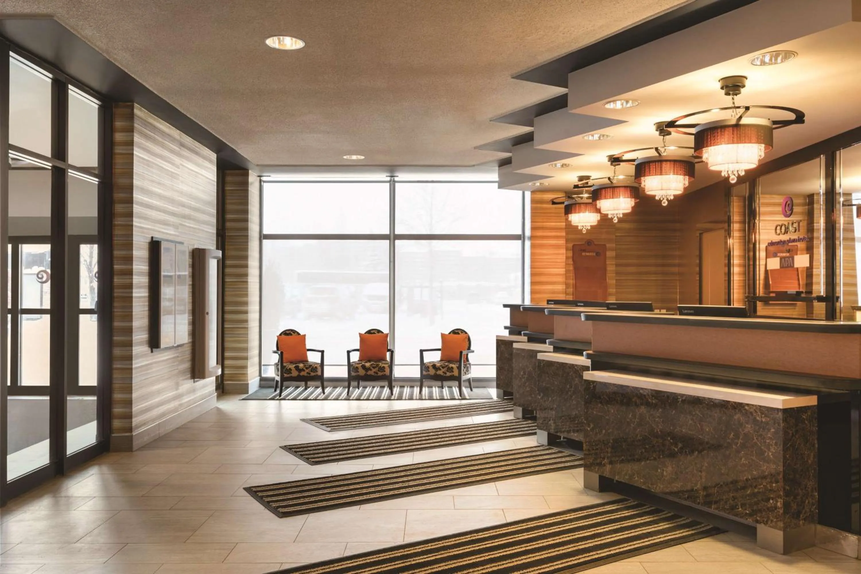 Lobby or reception in Coast Edmonton Plaza Hotel by APA