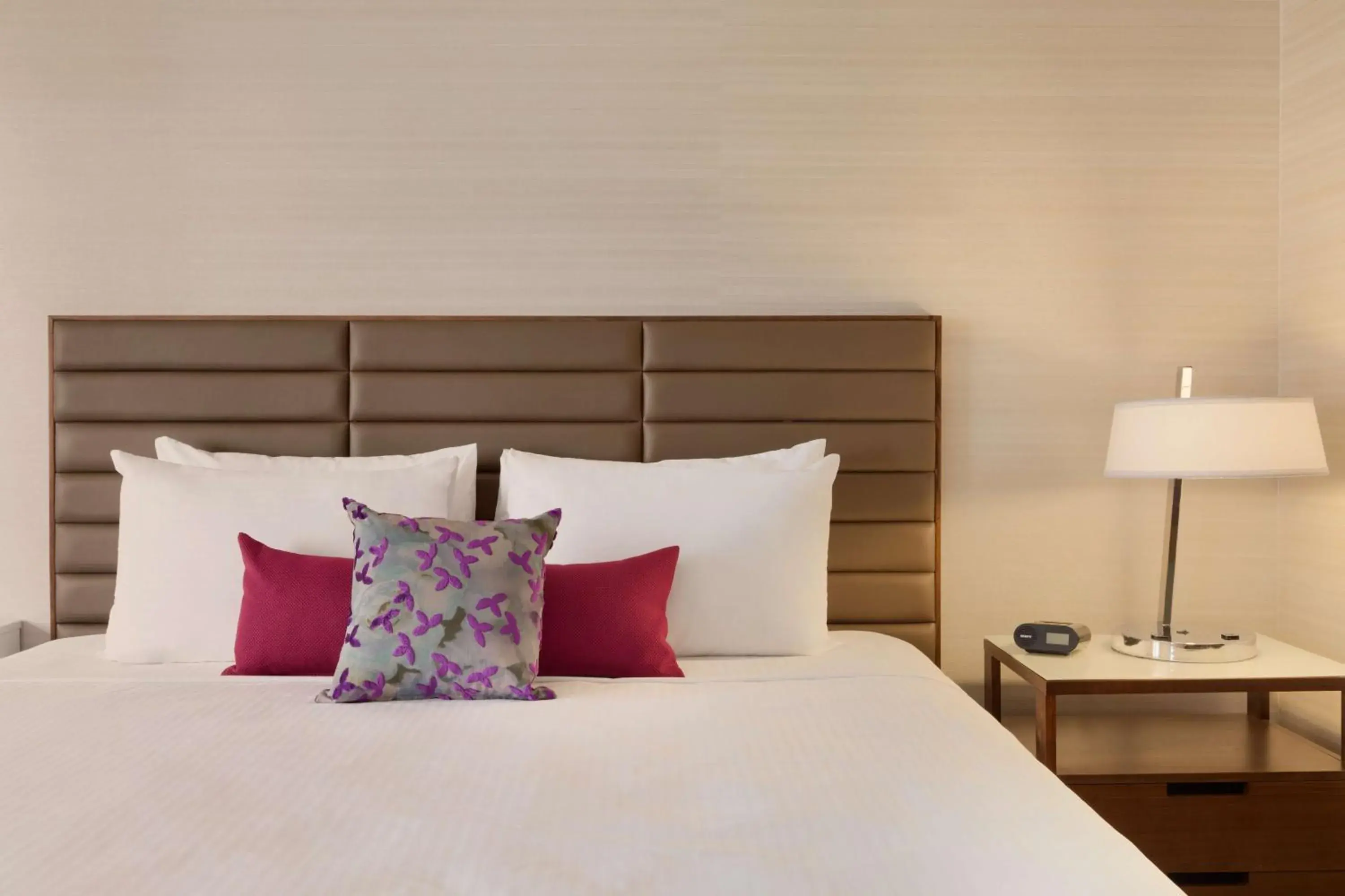 Coast Premium King Bed Suite in Coast Edmonton Plaza Hotel by APA Coast Premium King Bed Suite in Coast Edmonton Plaza Hotel by APA