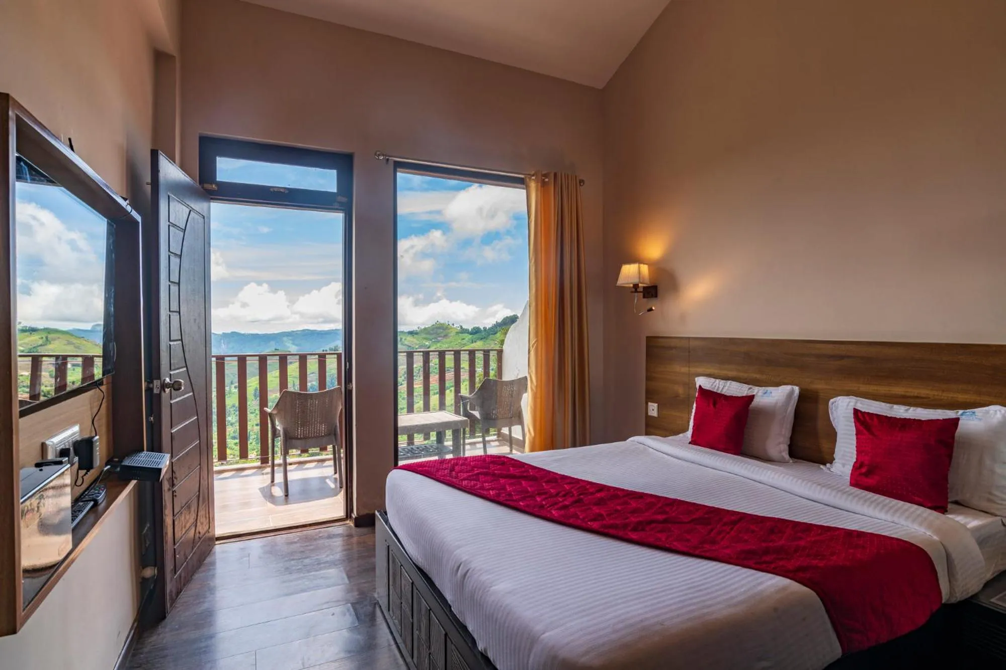 Balcony/Terrace, Bed in Warmth Hill Crest