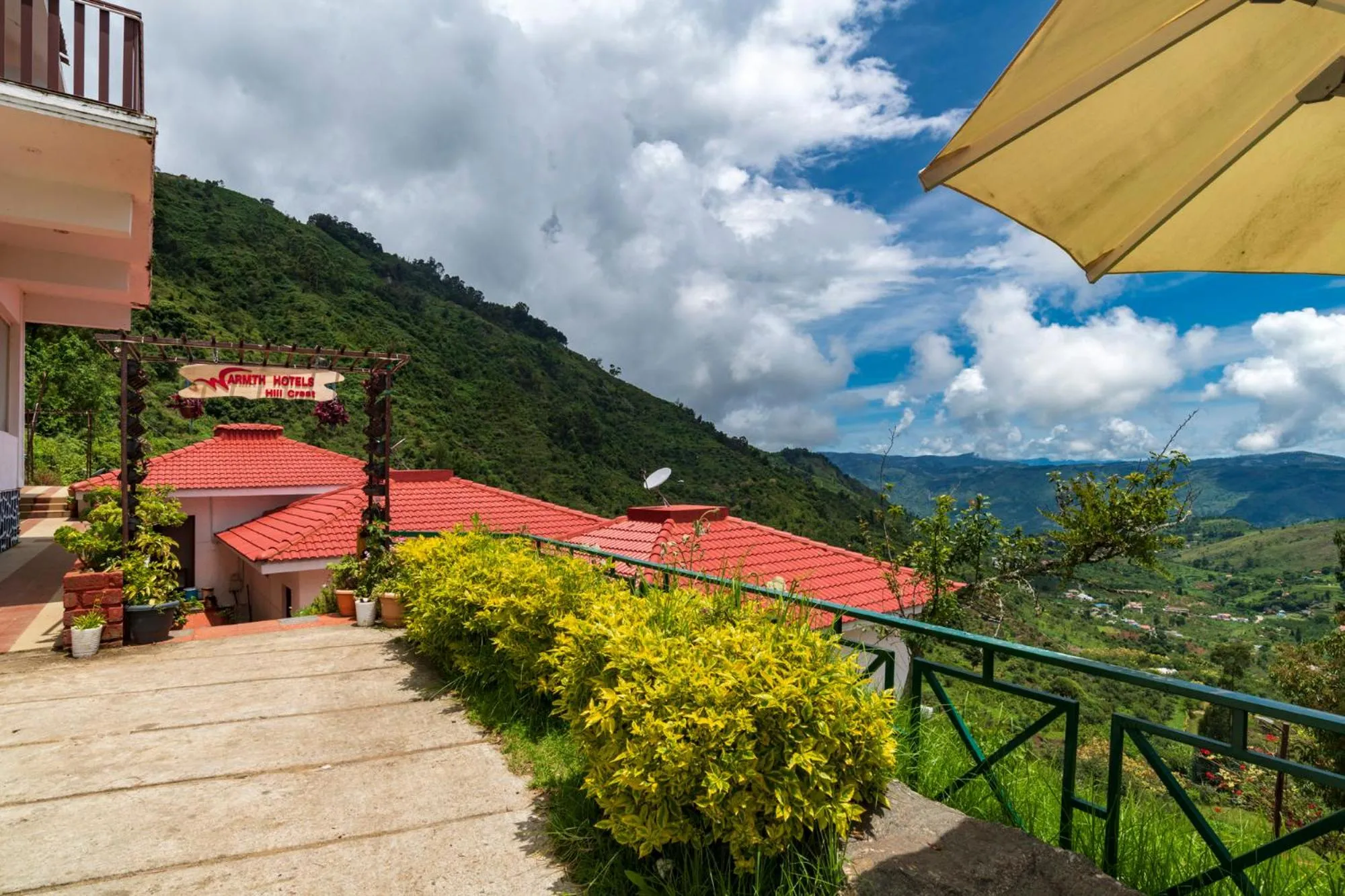 Facade/entrance in Warmth Hill Crest
