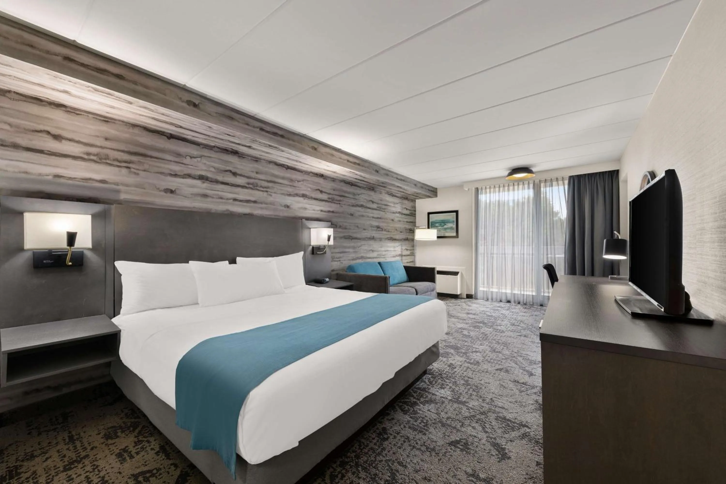 Bedroom, Bed in Best Western Parkway Hotel Toronto North