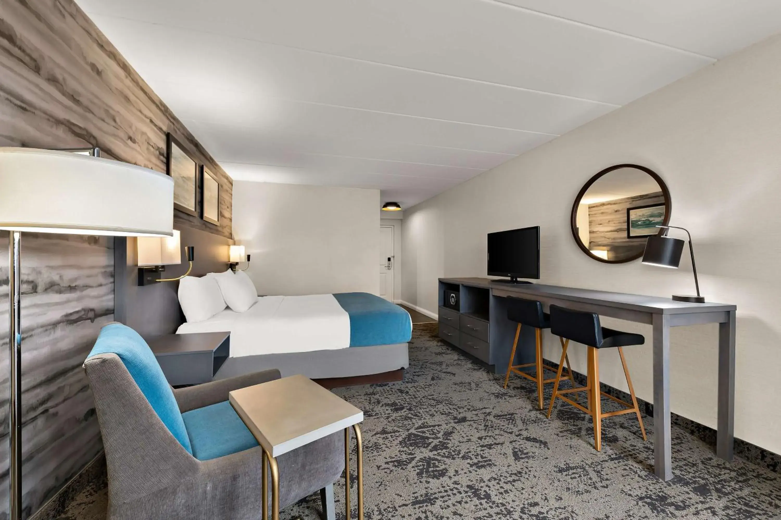 King Room with Balcony in Best Western Parkway Hotel Toronto North King Room with Balcony in Best Western Parkway Hotel Toronto North