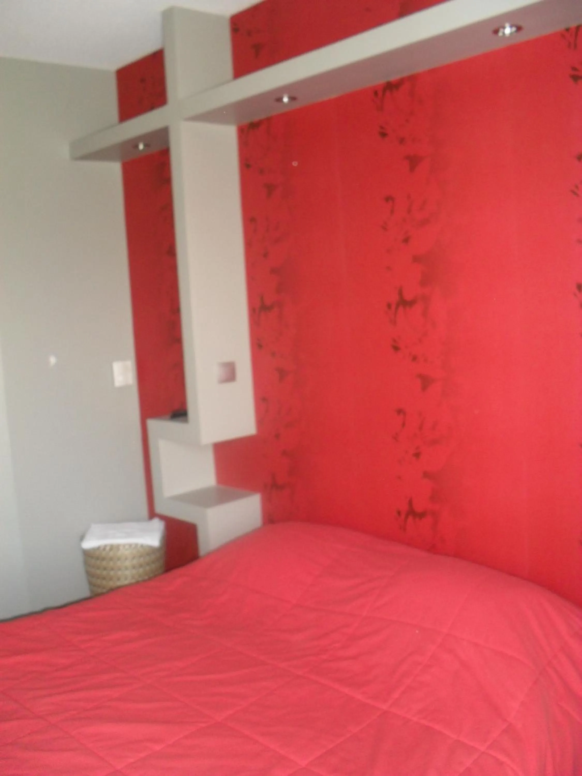 Photo of the whole room in Hôtel Evan